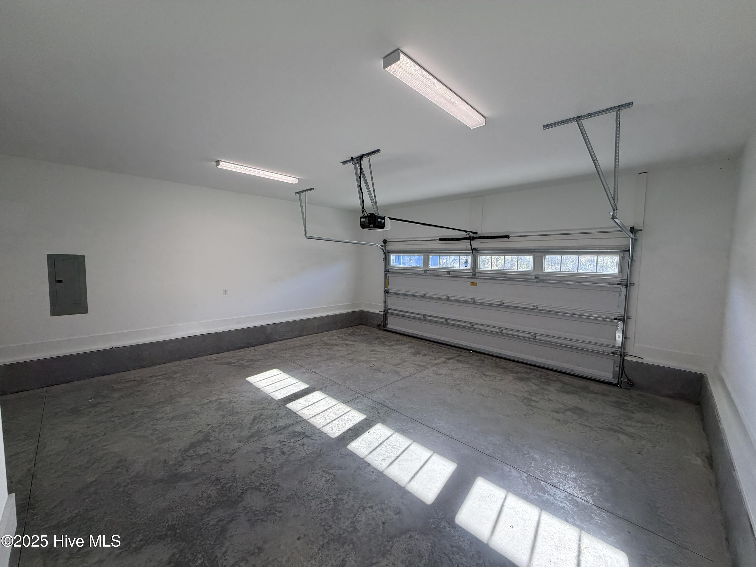 7354 Foxbriar Drive Property Photo 33