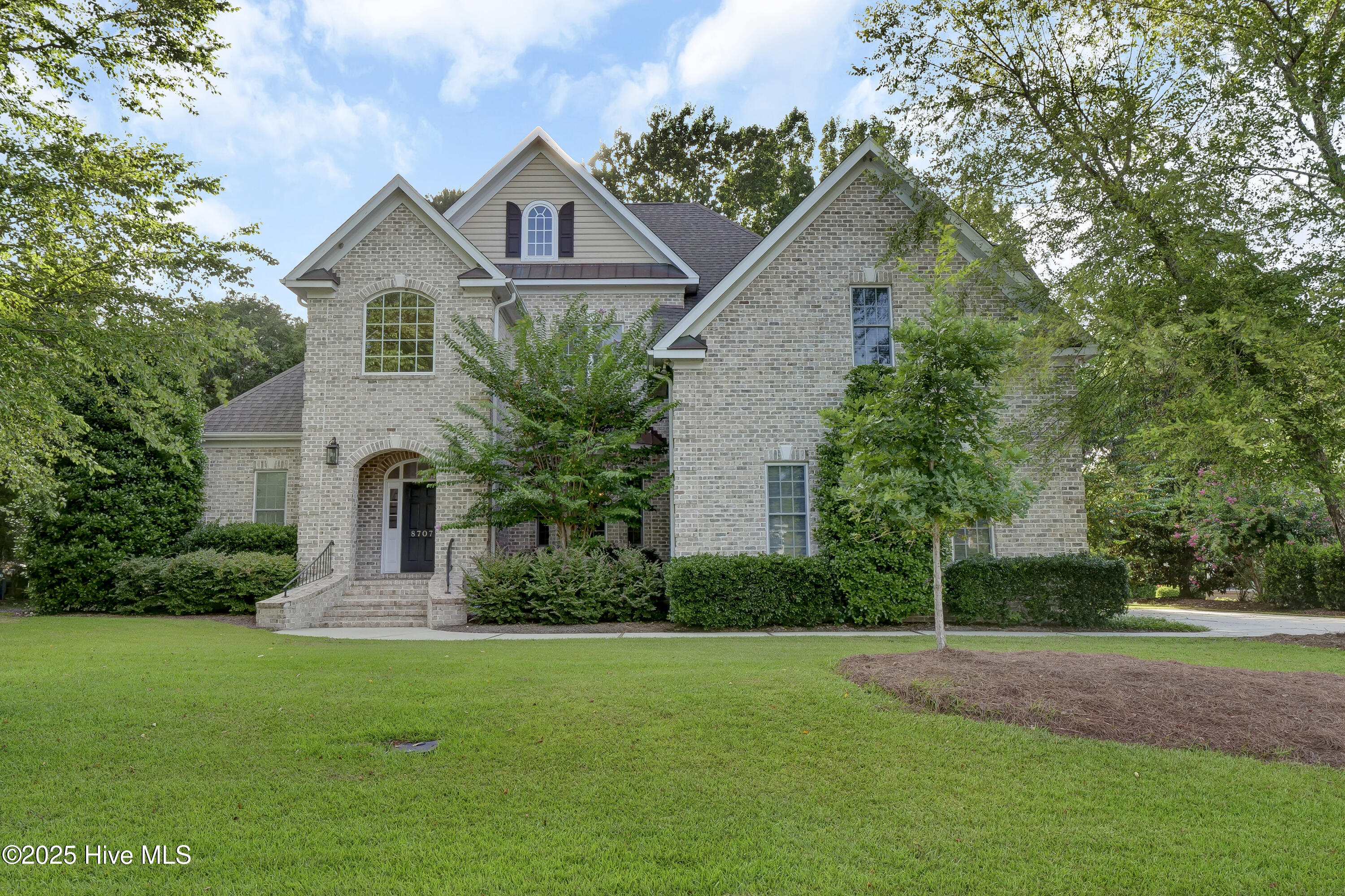 8707 Lowes Island Drive Property Photo 1