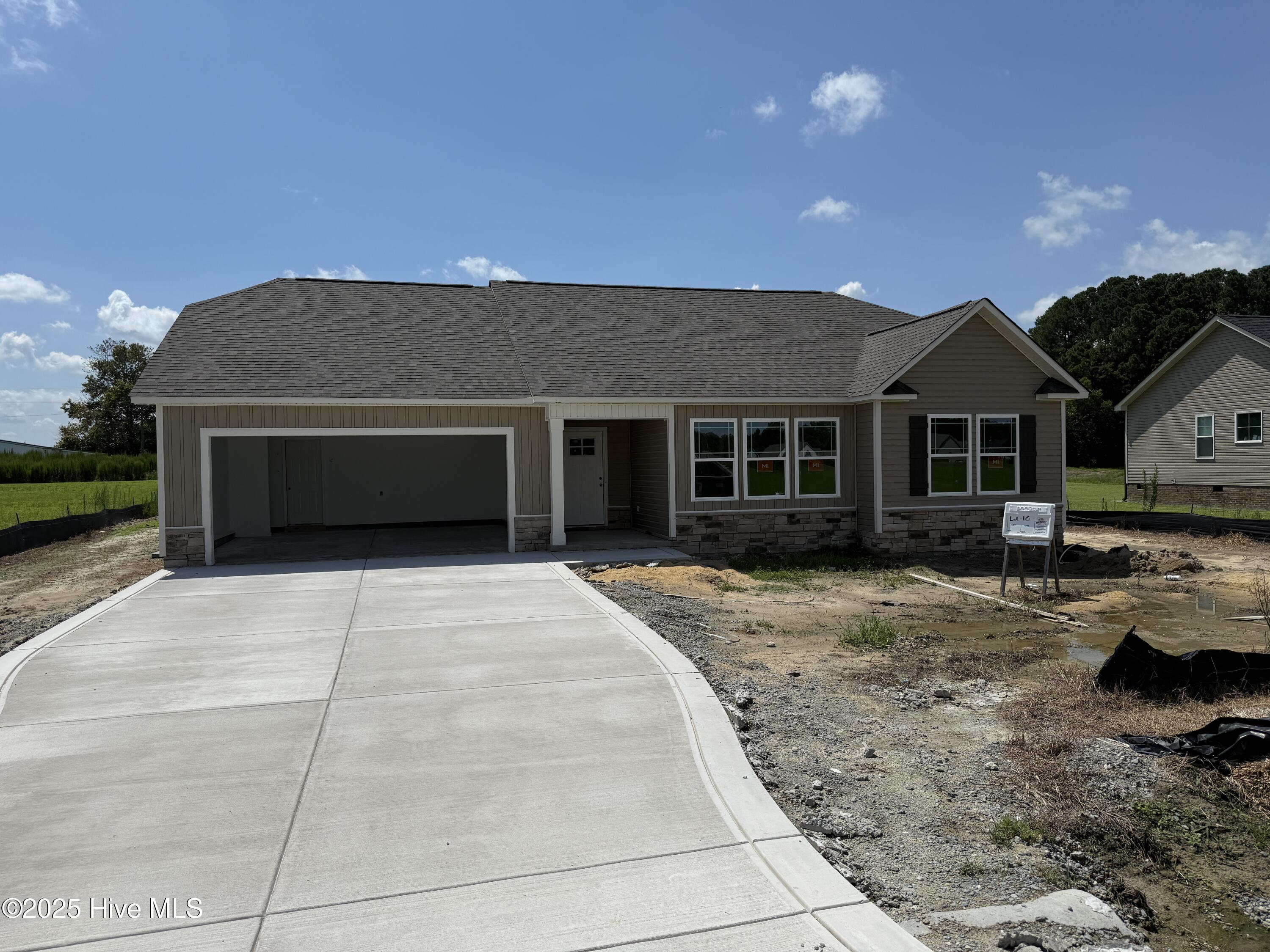 61 Maxwell Farm Lane Property Photo 1