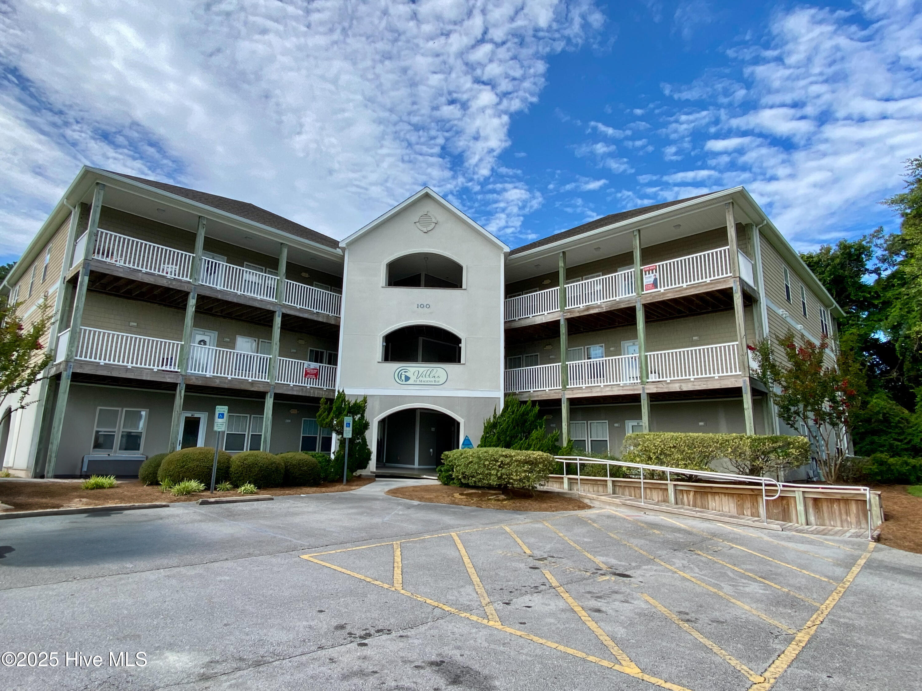 100 Lighthouse Lane B2 Property Photo 1