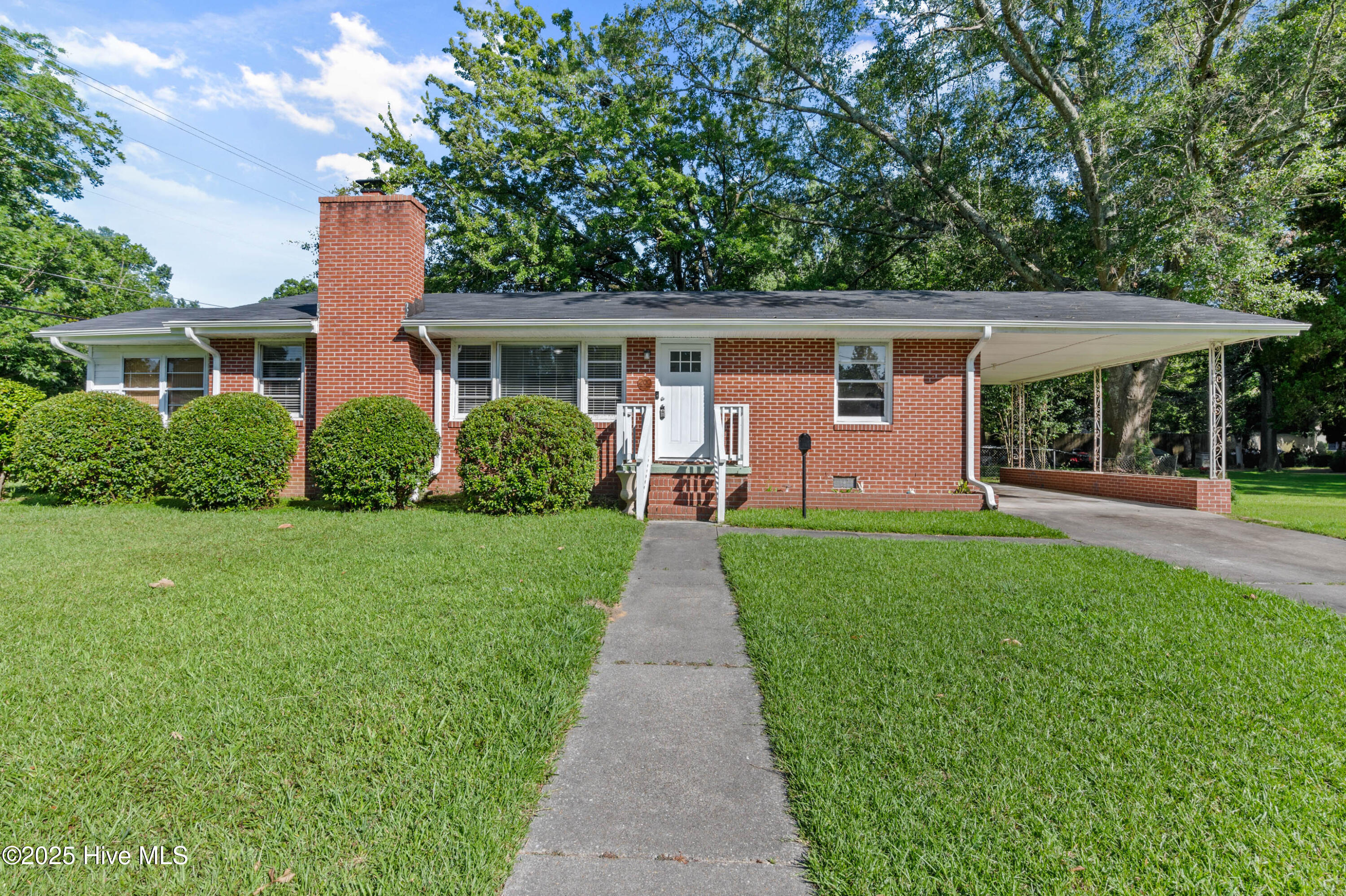 200 Dewitt Street Property Photo 1