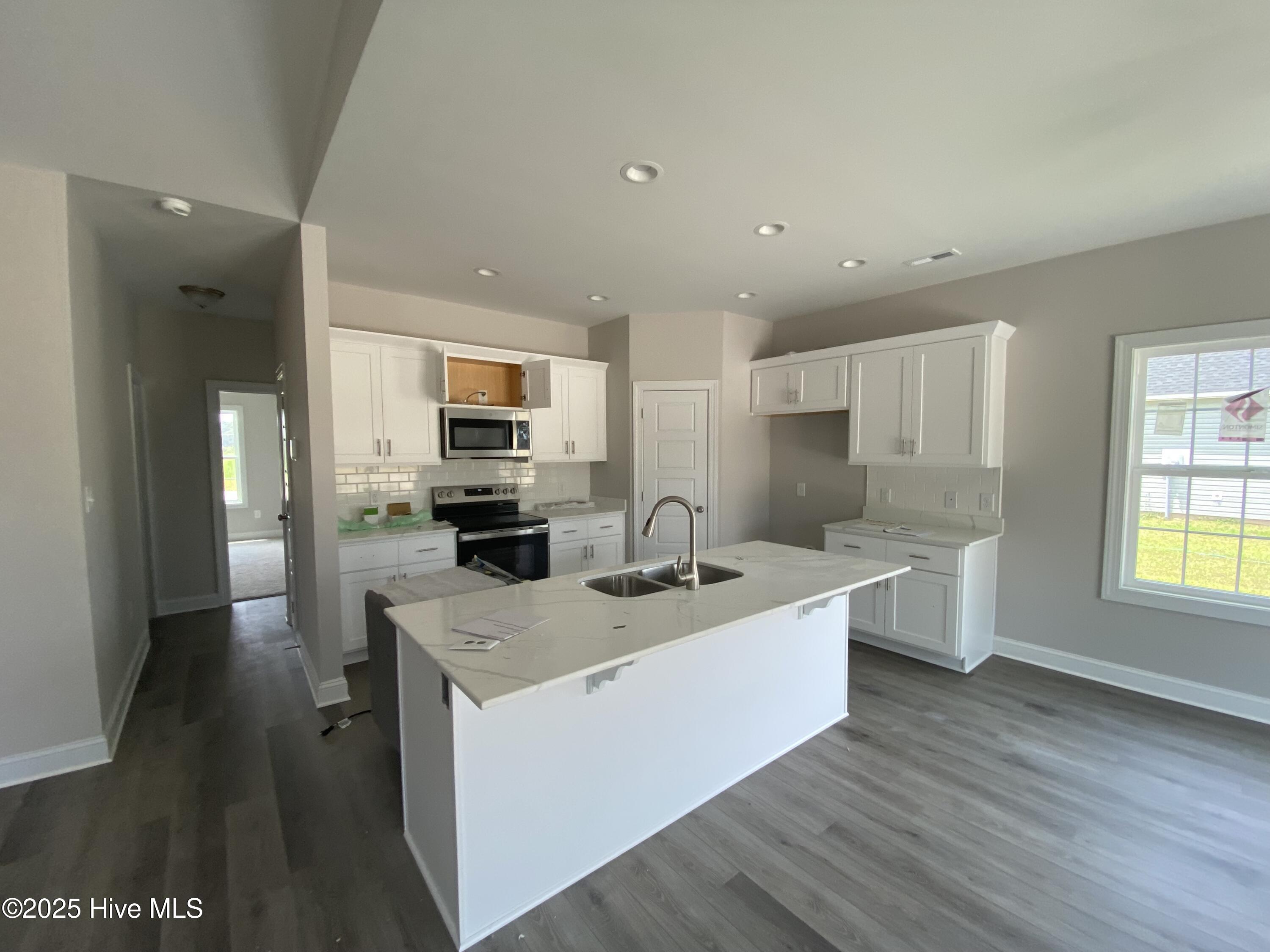 102 Nova Place Property Photo 5