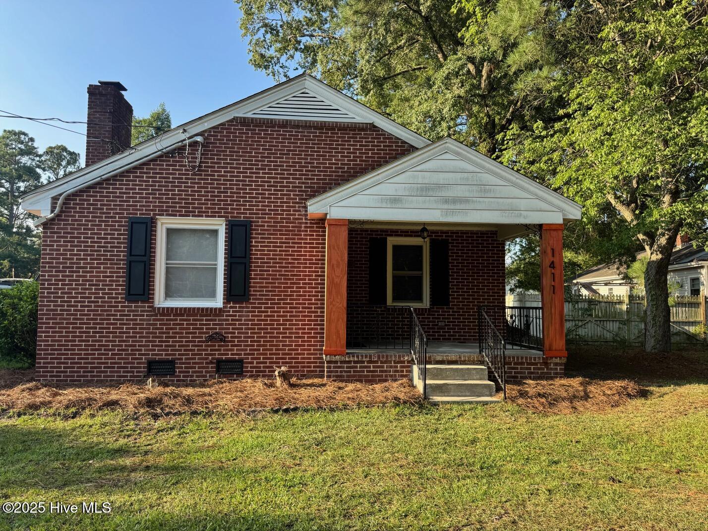 1411 E Elm Street Property Photo 1