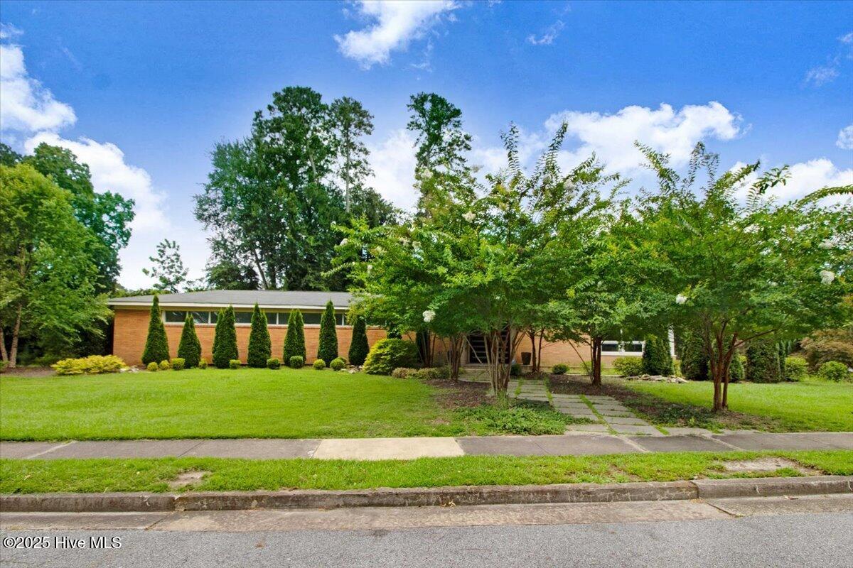 1201 Sutton Drive Property Photo 1