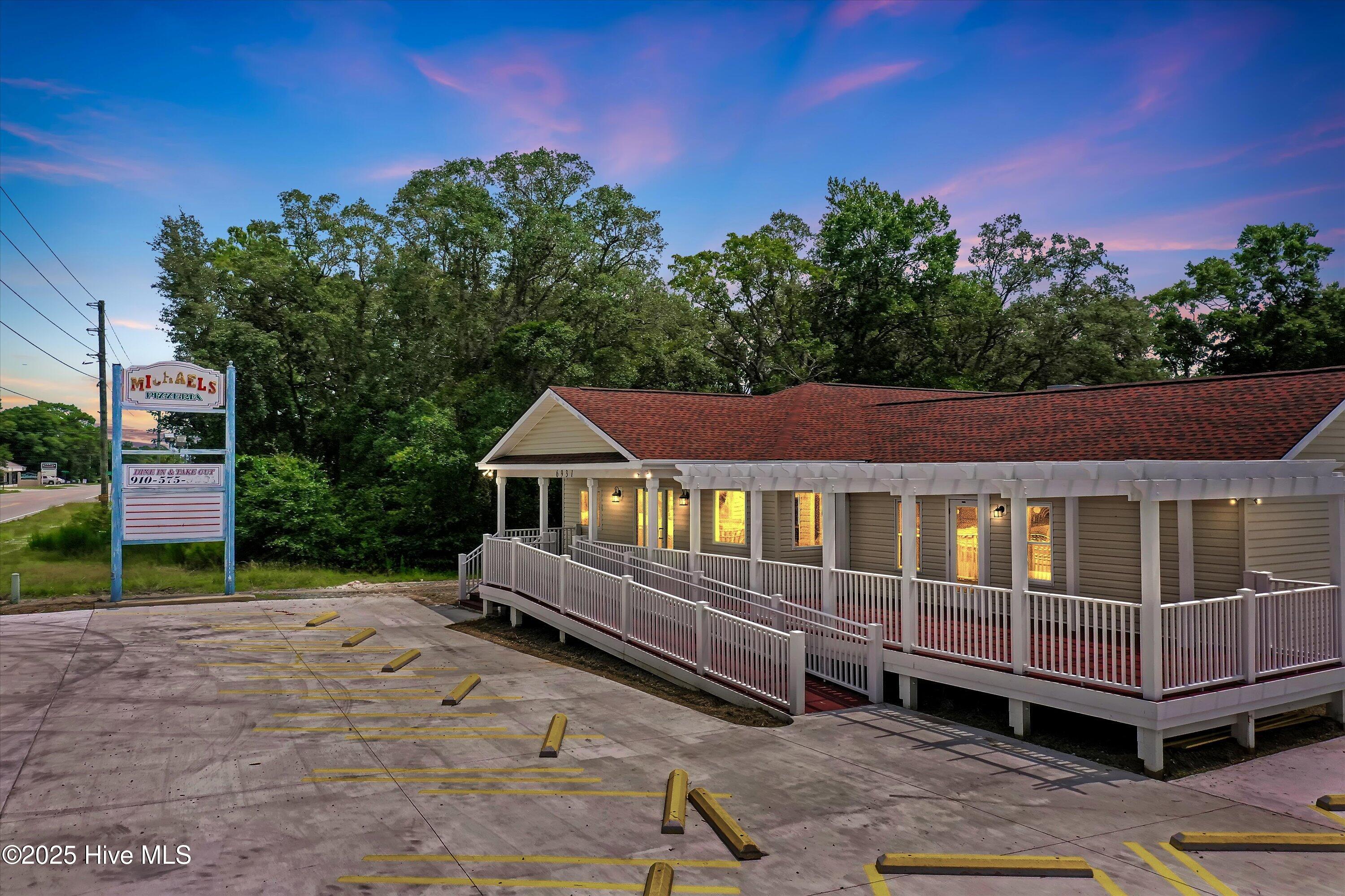 6931 Beach Drive Property Photo 1