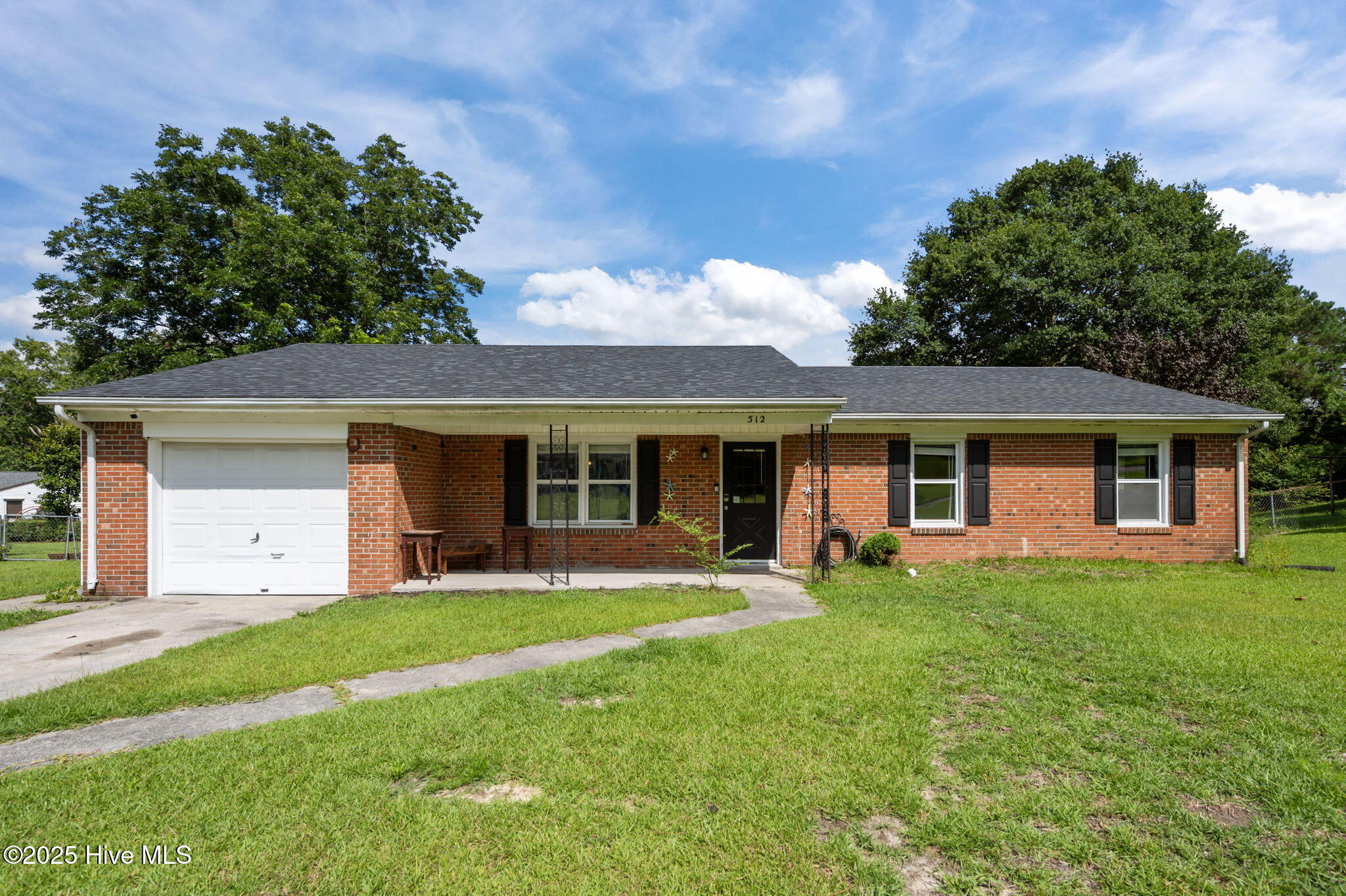 512 Tower Drive Property Photo 1