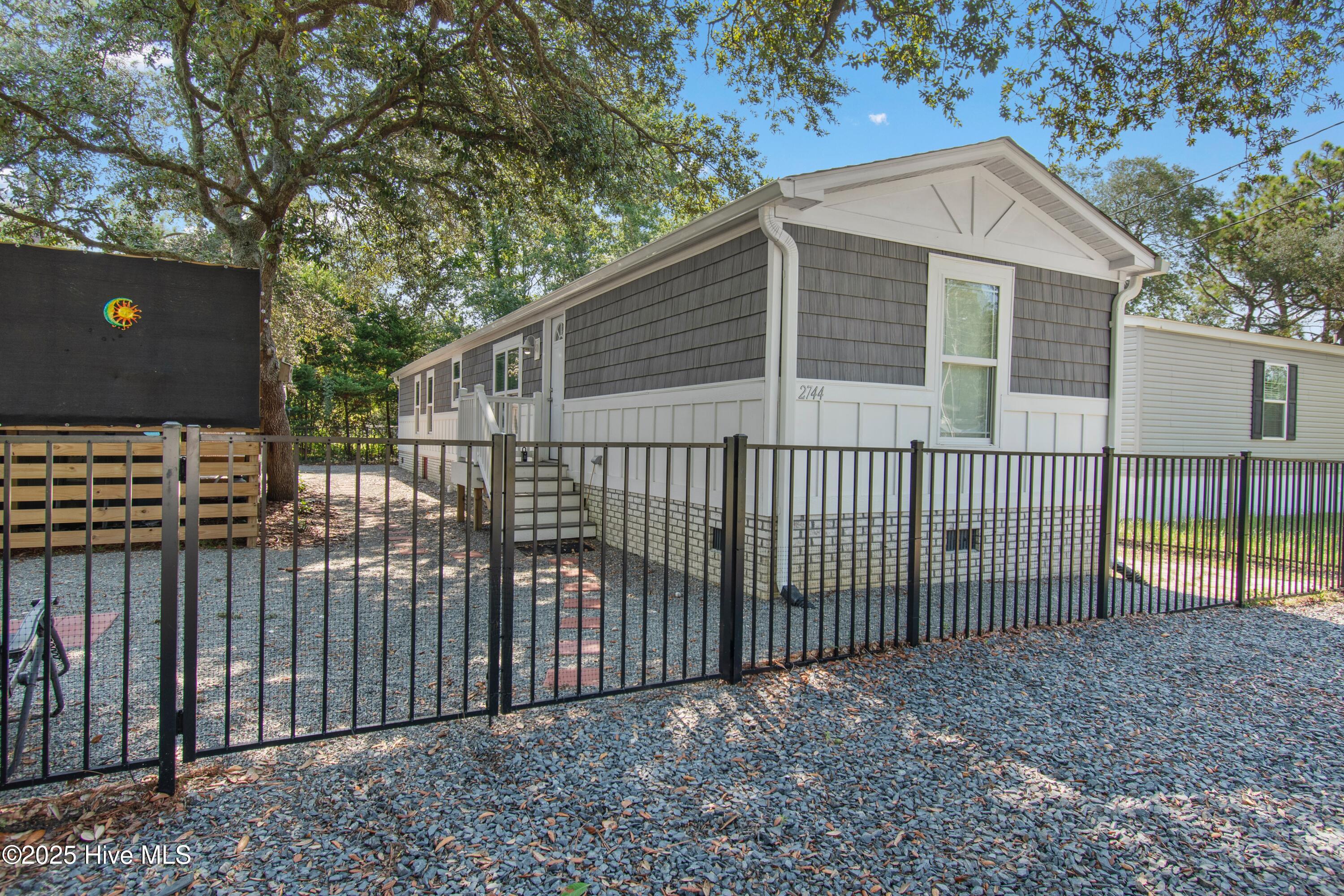 2744 Ocean View Avenue Property Photo 1