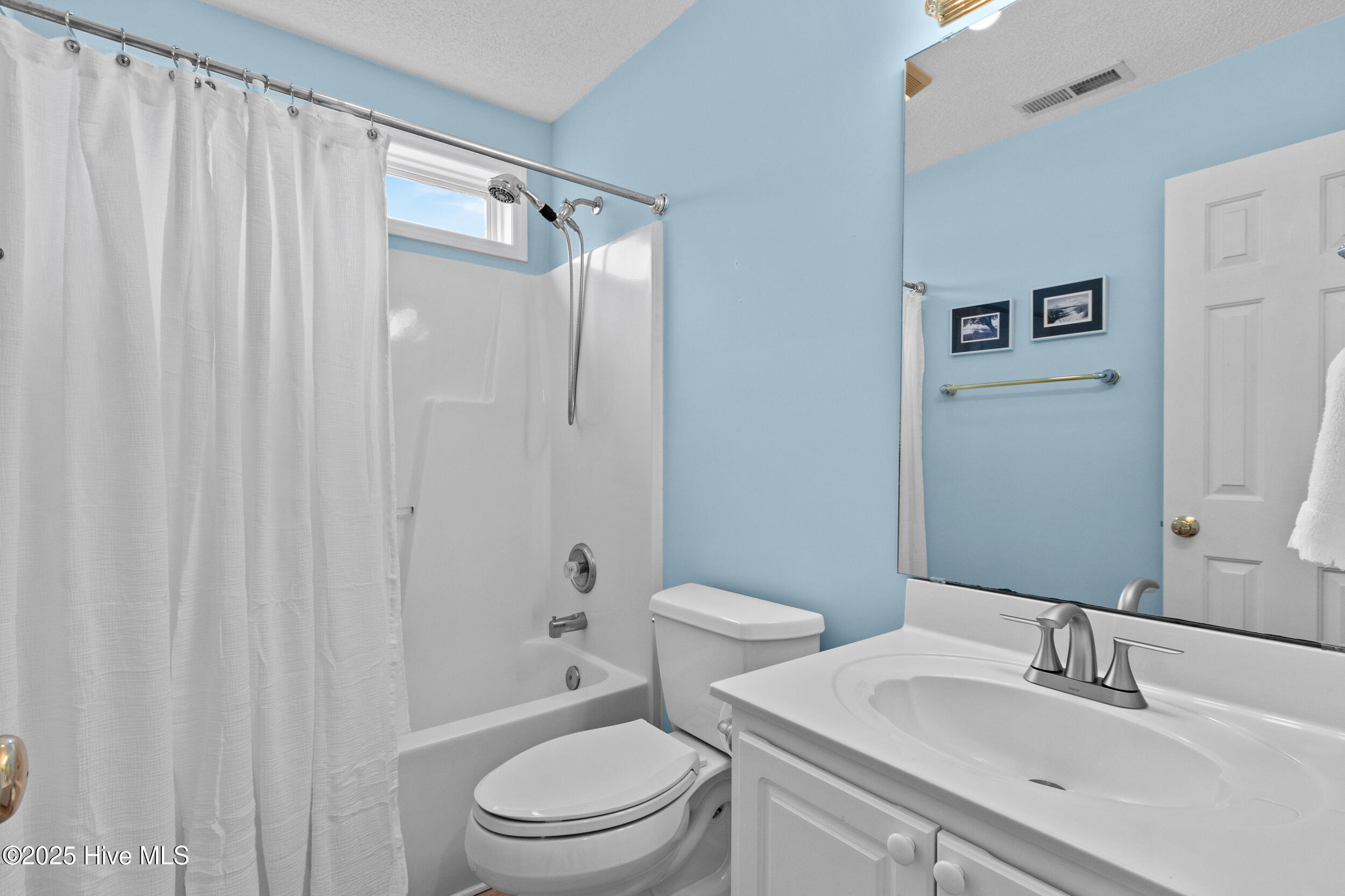403 Bay Court Property Photo 16