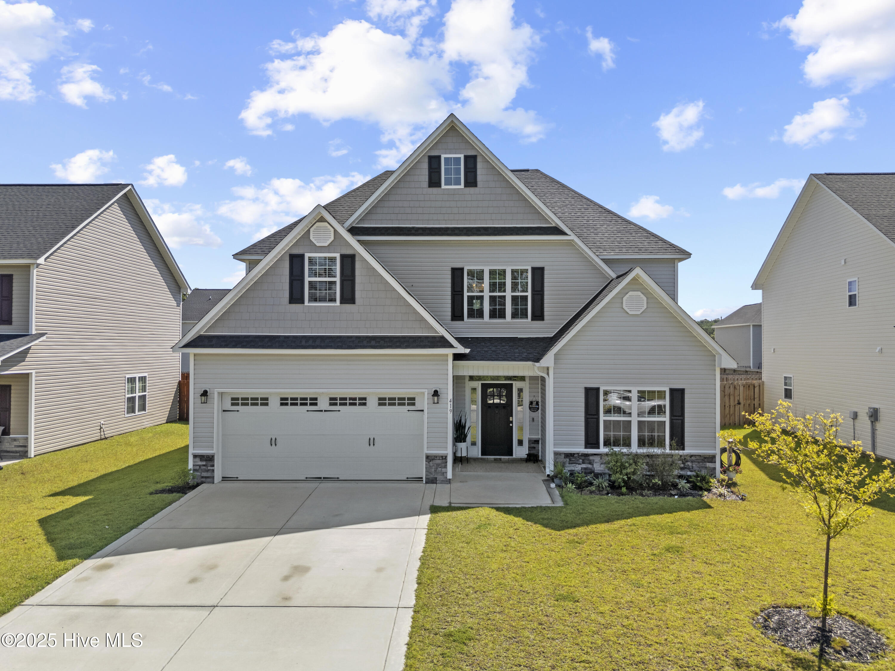 419 Nantucket Trail Property Photo 1