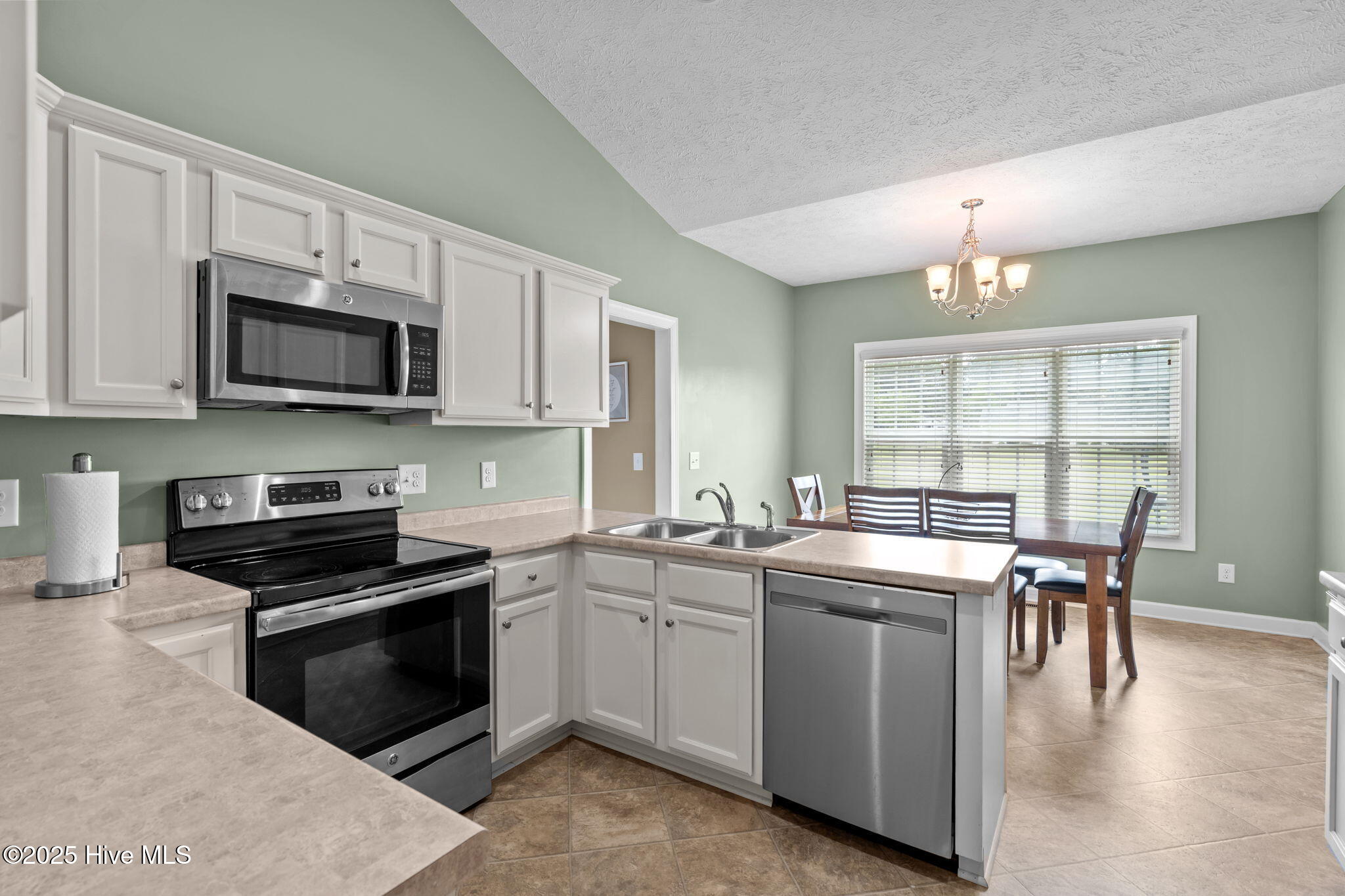 430 Tyner Avenue Property Photo 16