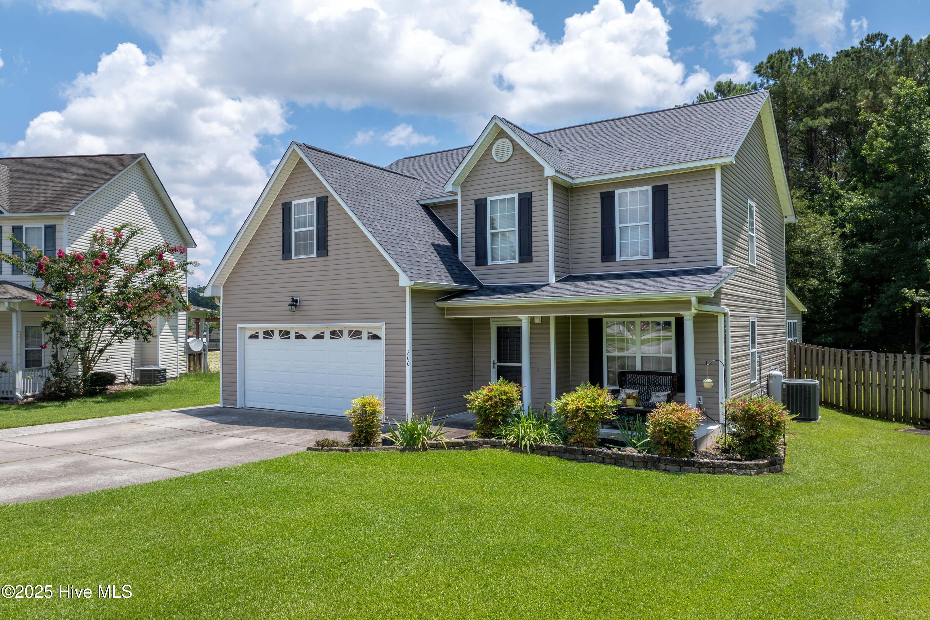 200 Bright Leaf Lane Property Photo 1