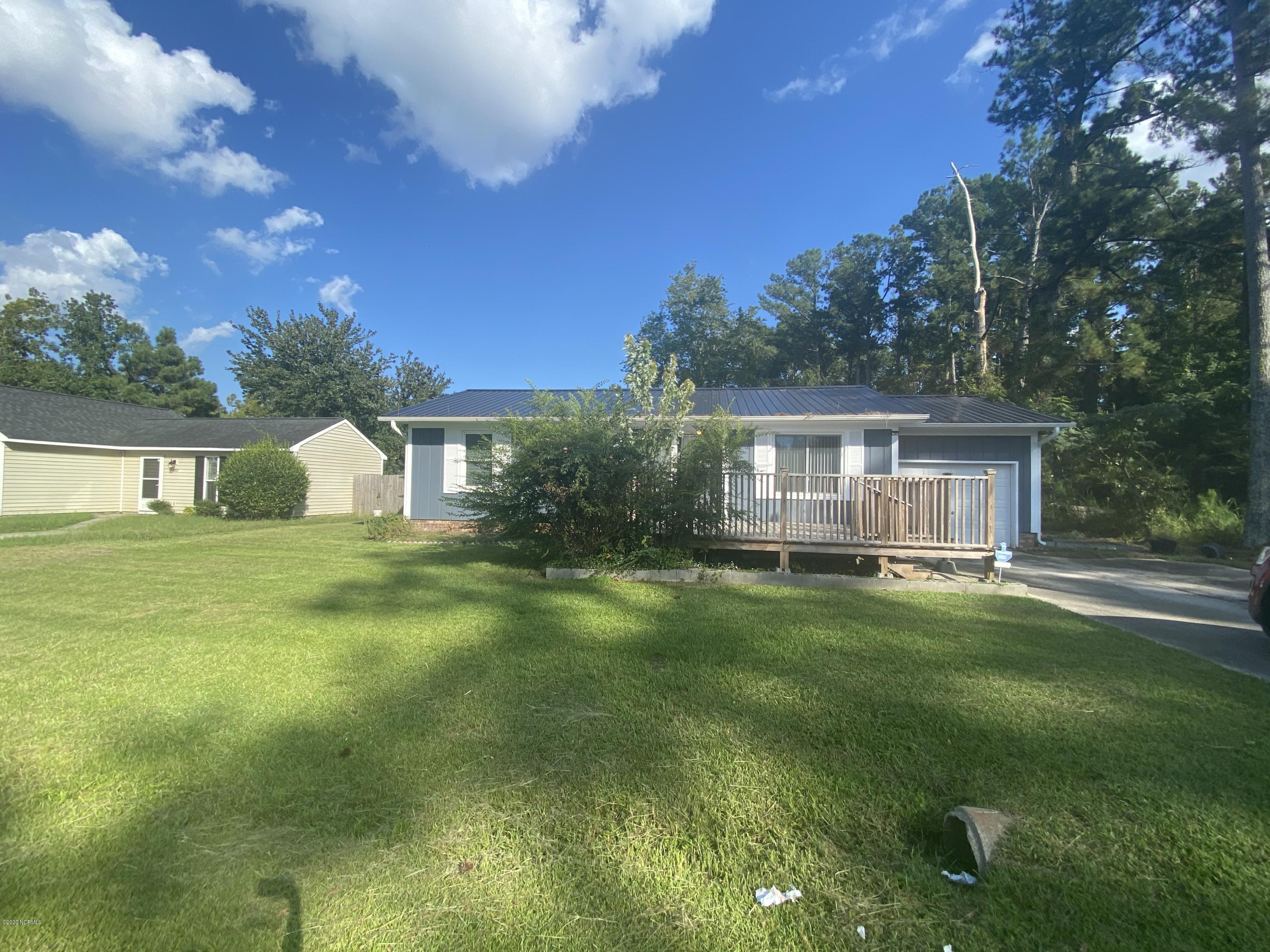 220 Lakewood Drive Property Photo 1