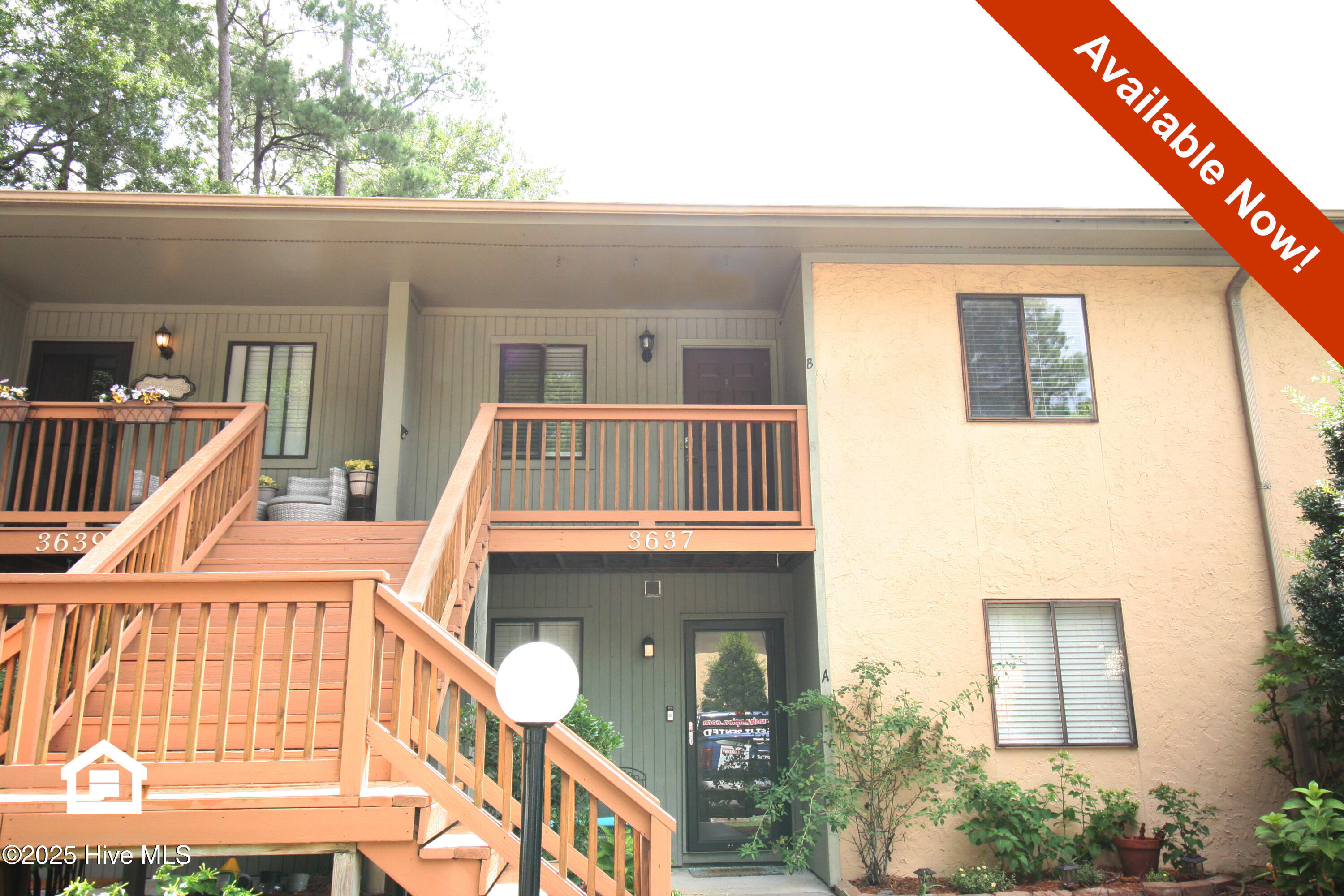 3637 Saint Johns Court Unit B Property Photo 1