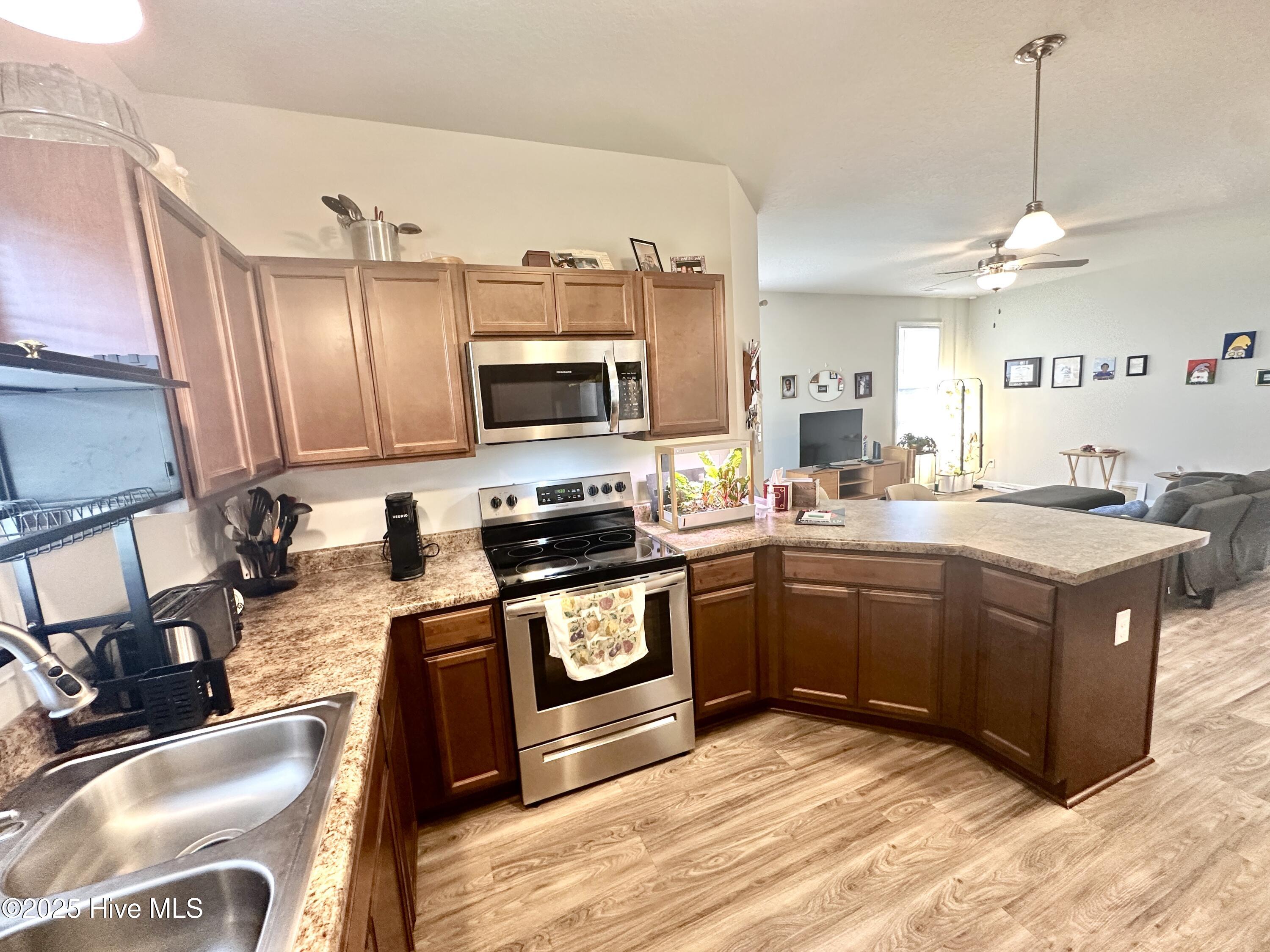 303 Otis Lane Property Photo 6