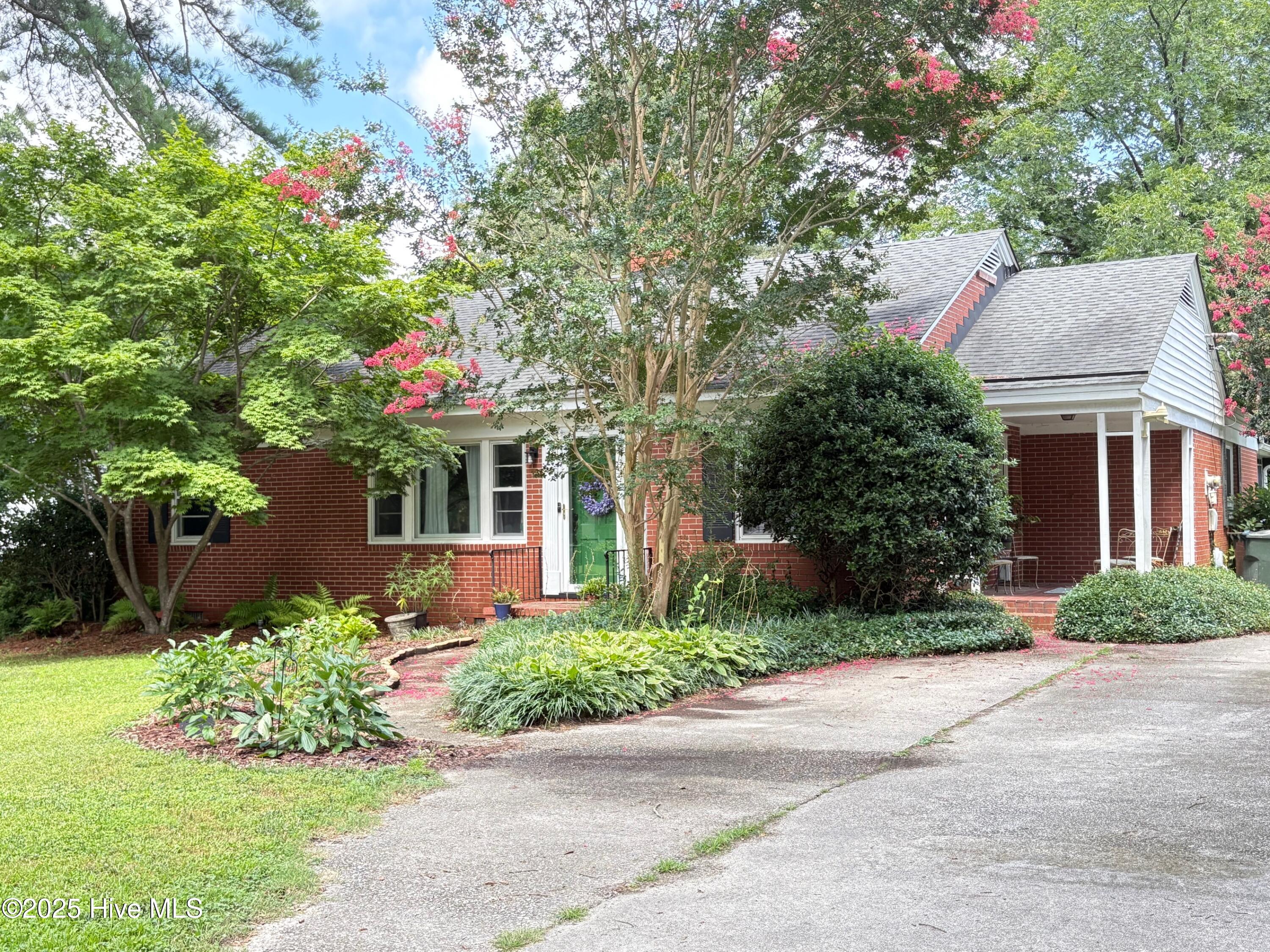 502 Lafayette Drive Property Photo 1