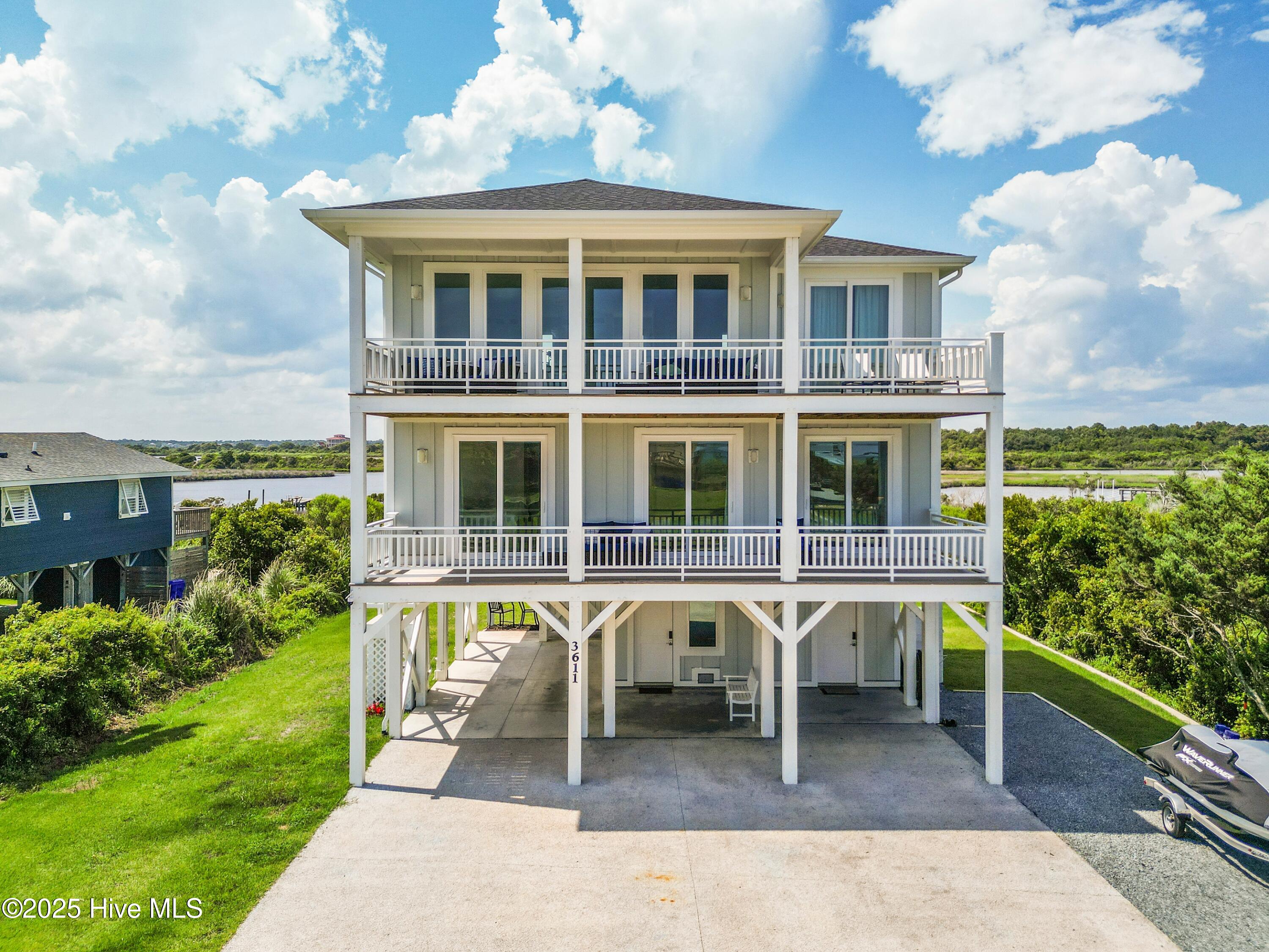 3611 Island Drive Property Image