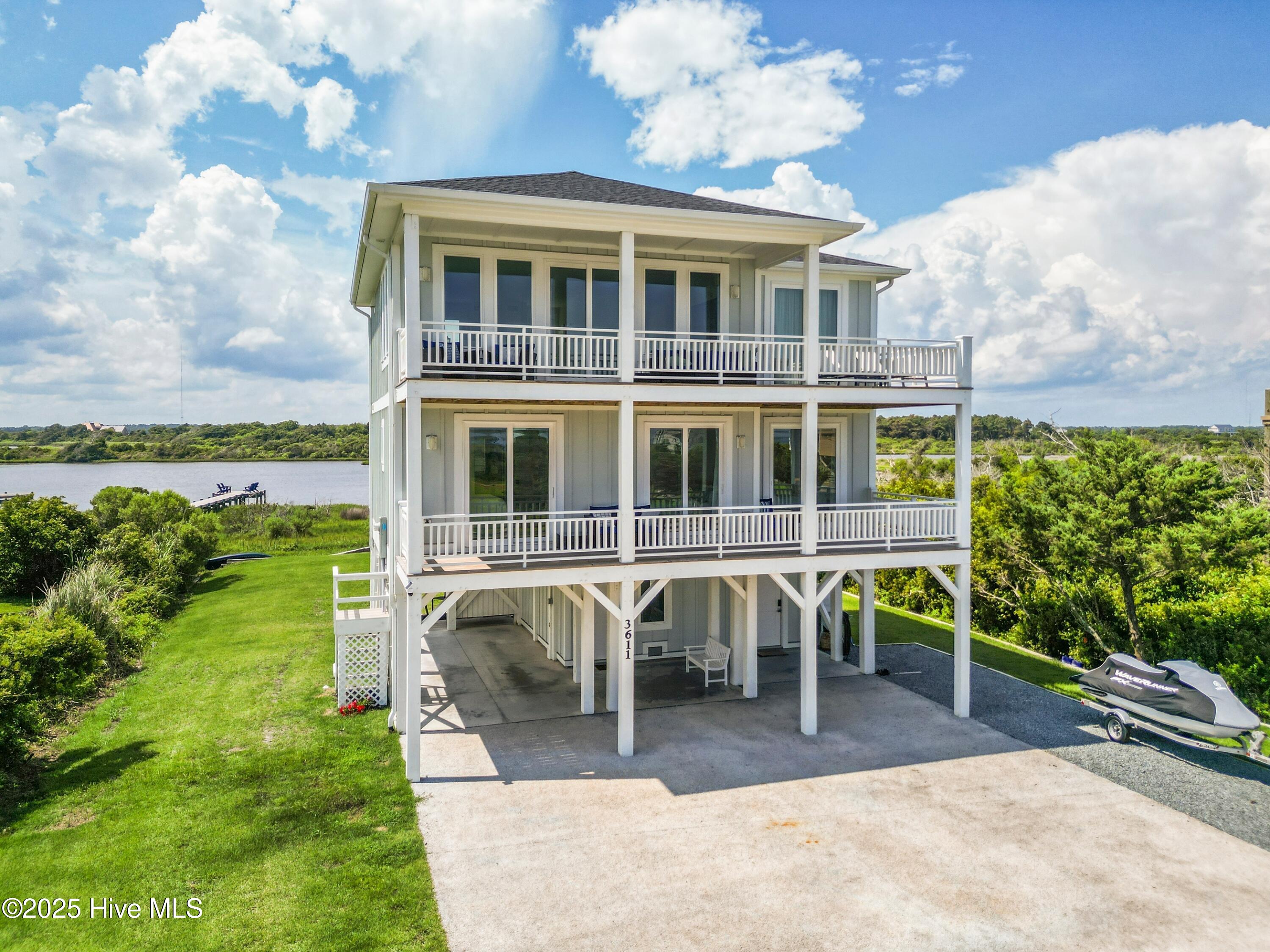 3611 Island Drive Property Photo 2