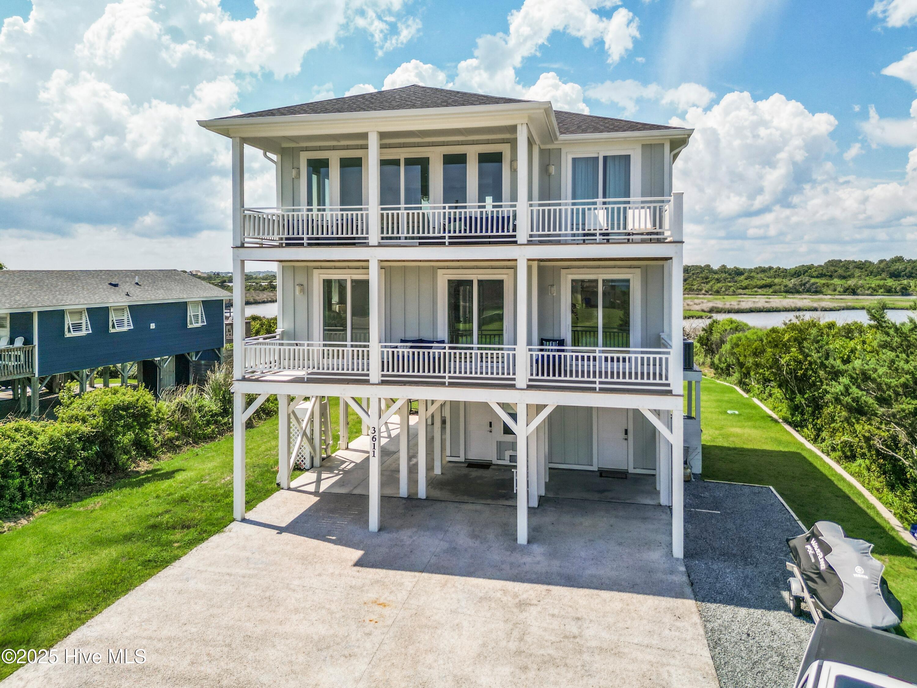 3611 Island Drive Property Photo 3