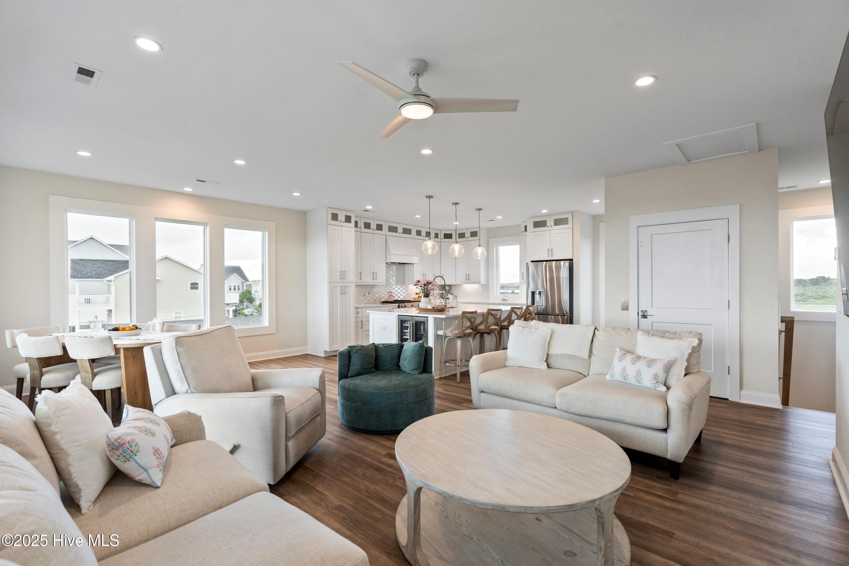 3611 Island Drive Property Photo 15