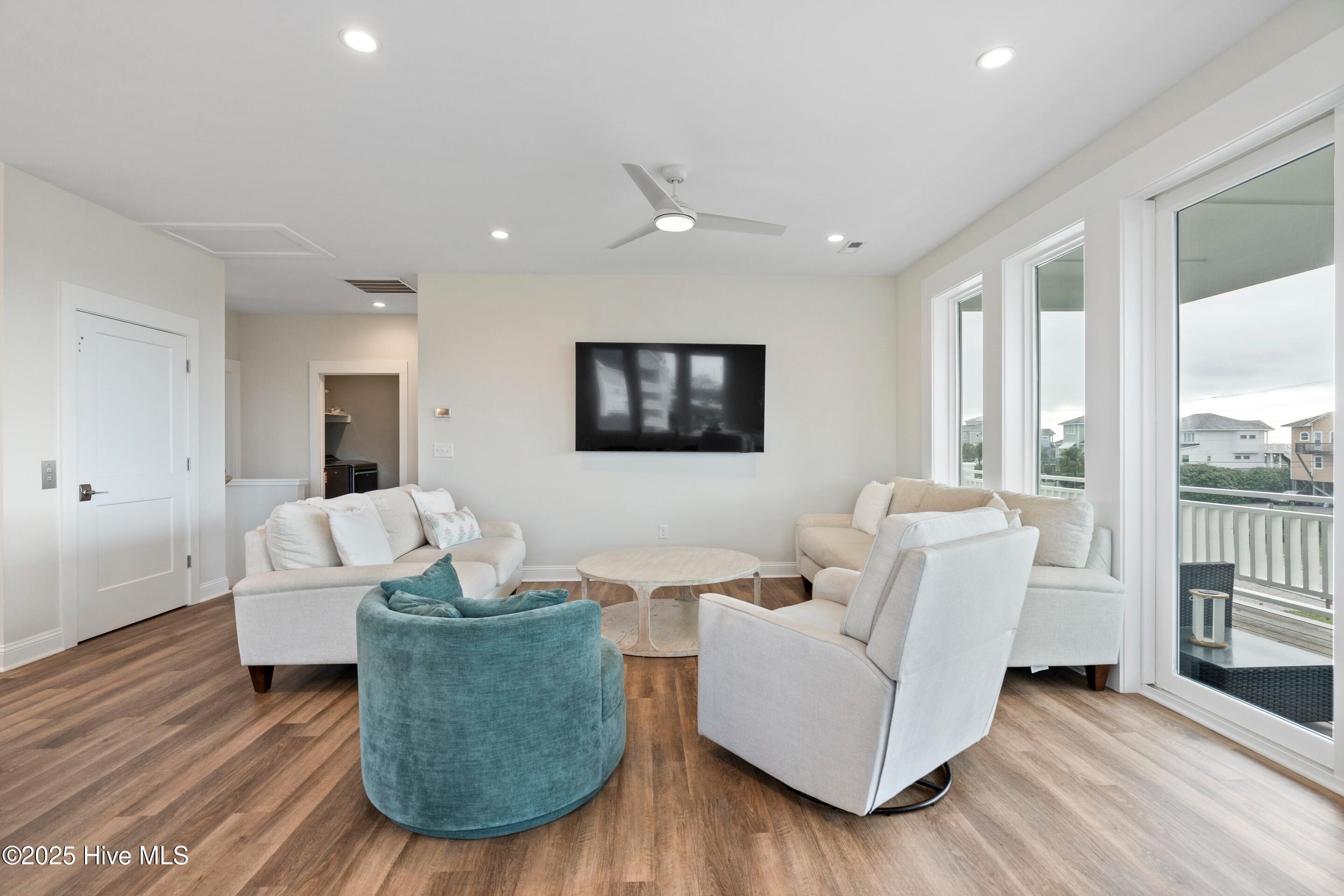 3611 Island Drive Property Photo 18