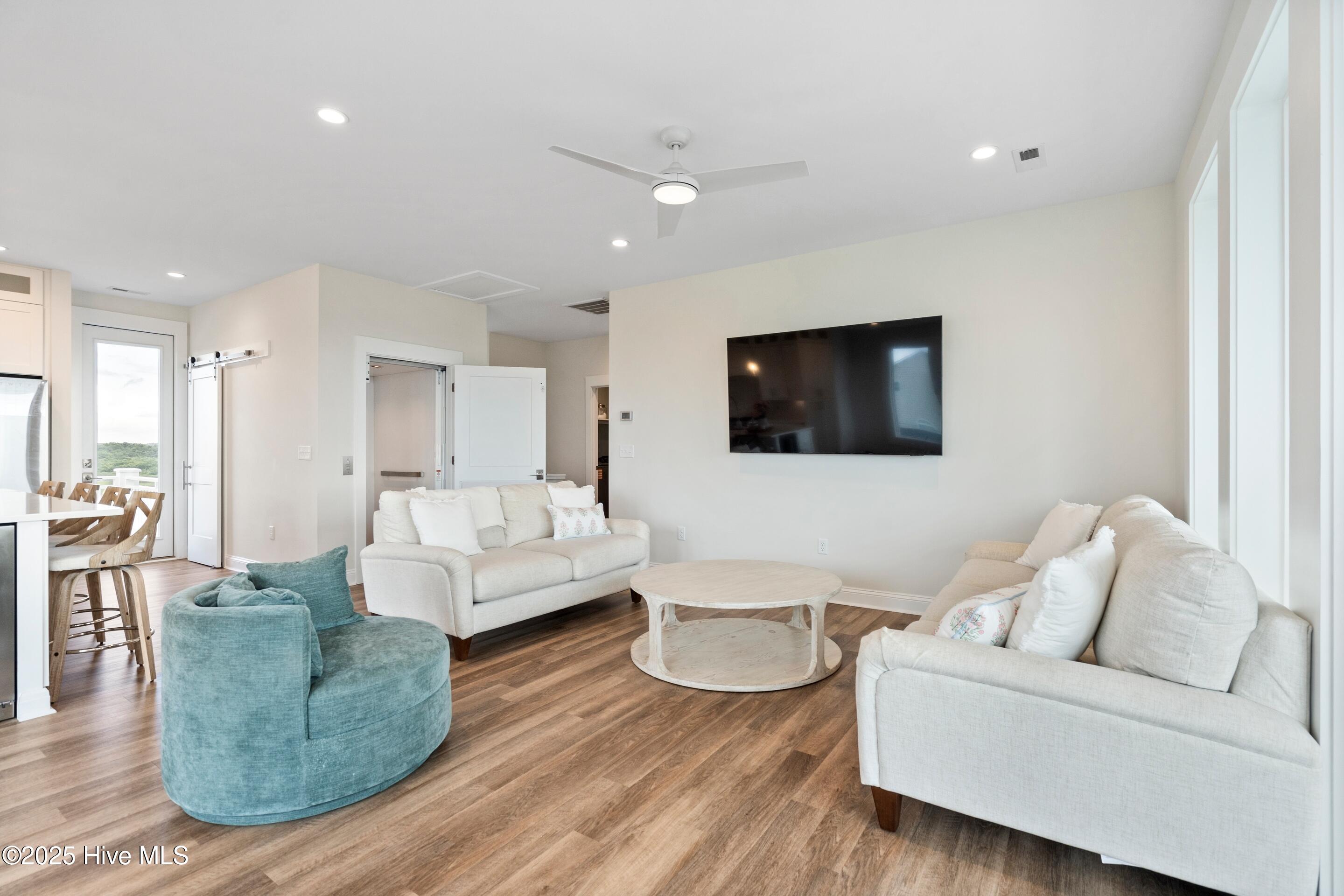 3611 Island Drive Property Photo 19