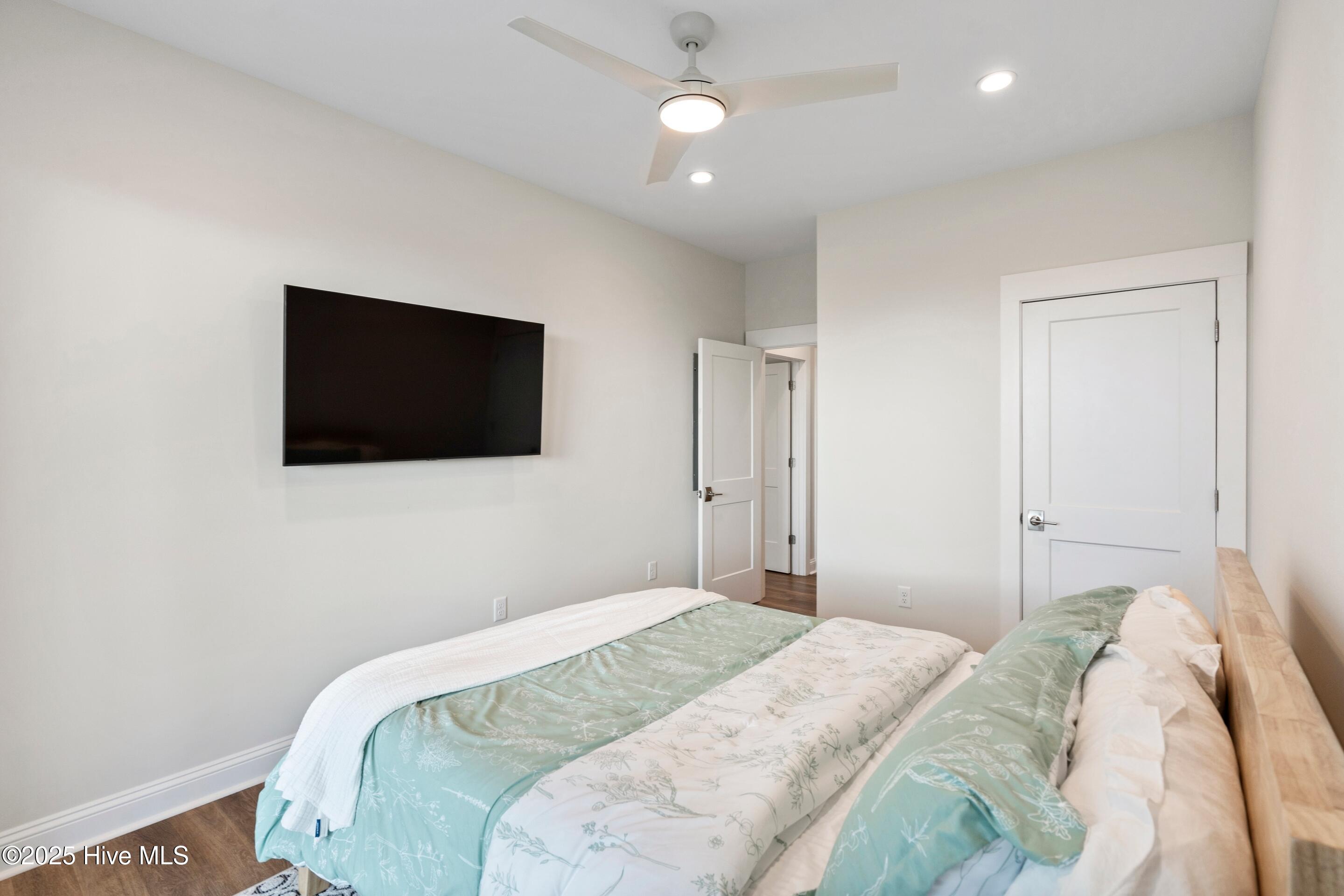 3611 Island Drive Property Photo 34