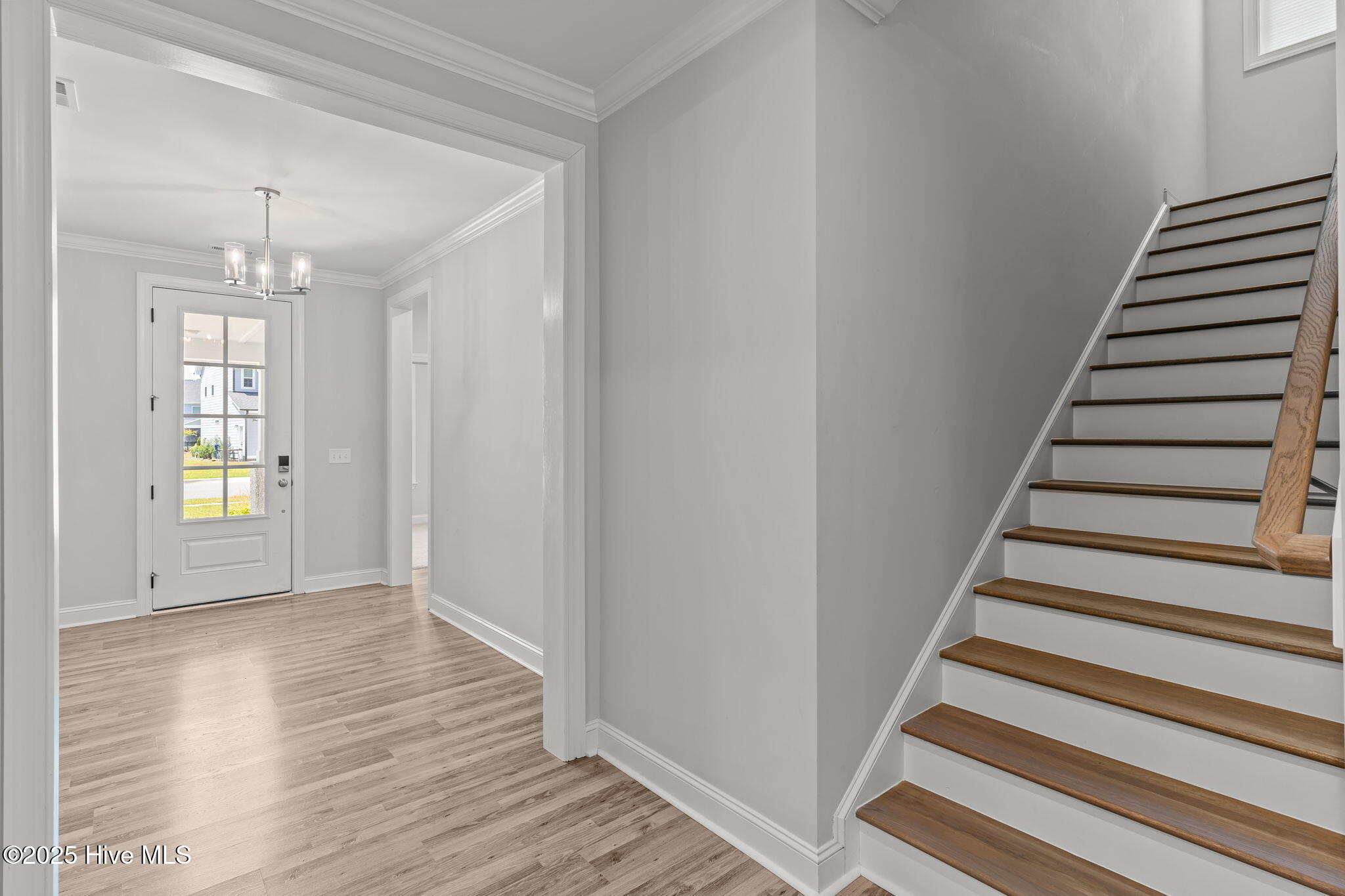 275 Sailor Sky Way Property Photo 3