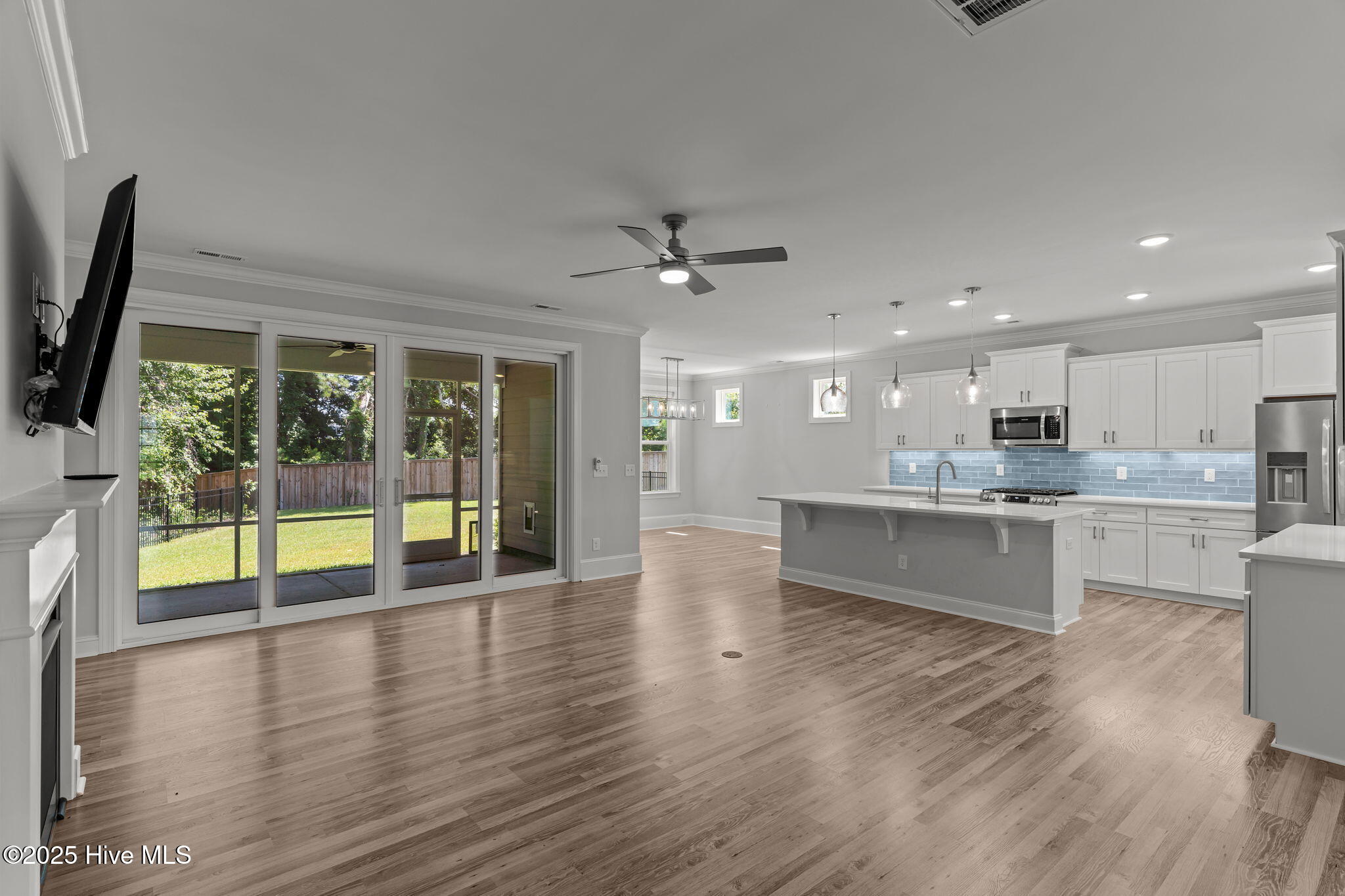 275 Sailor Sky Way Property Photo 4