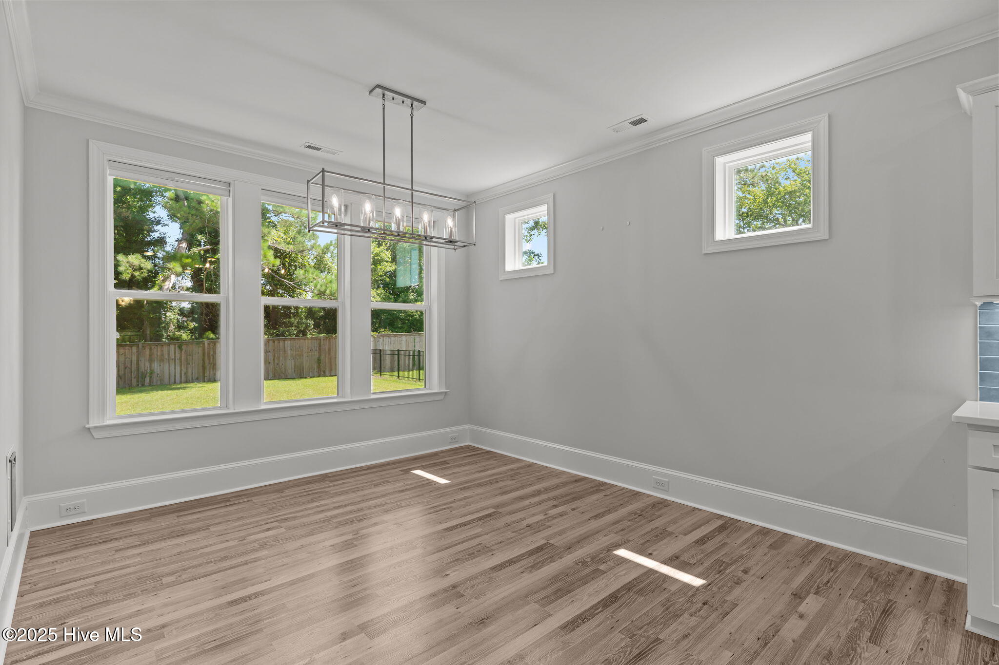 275 Sailor Sky Way Property Photo 8