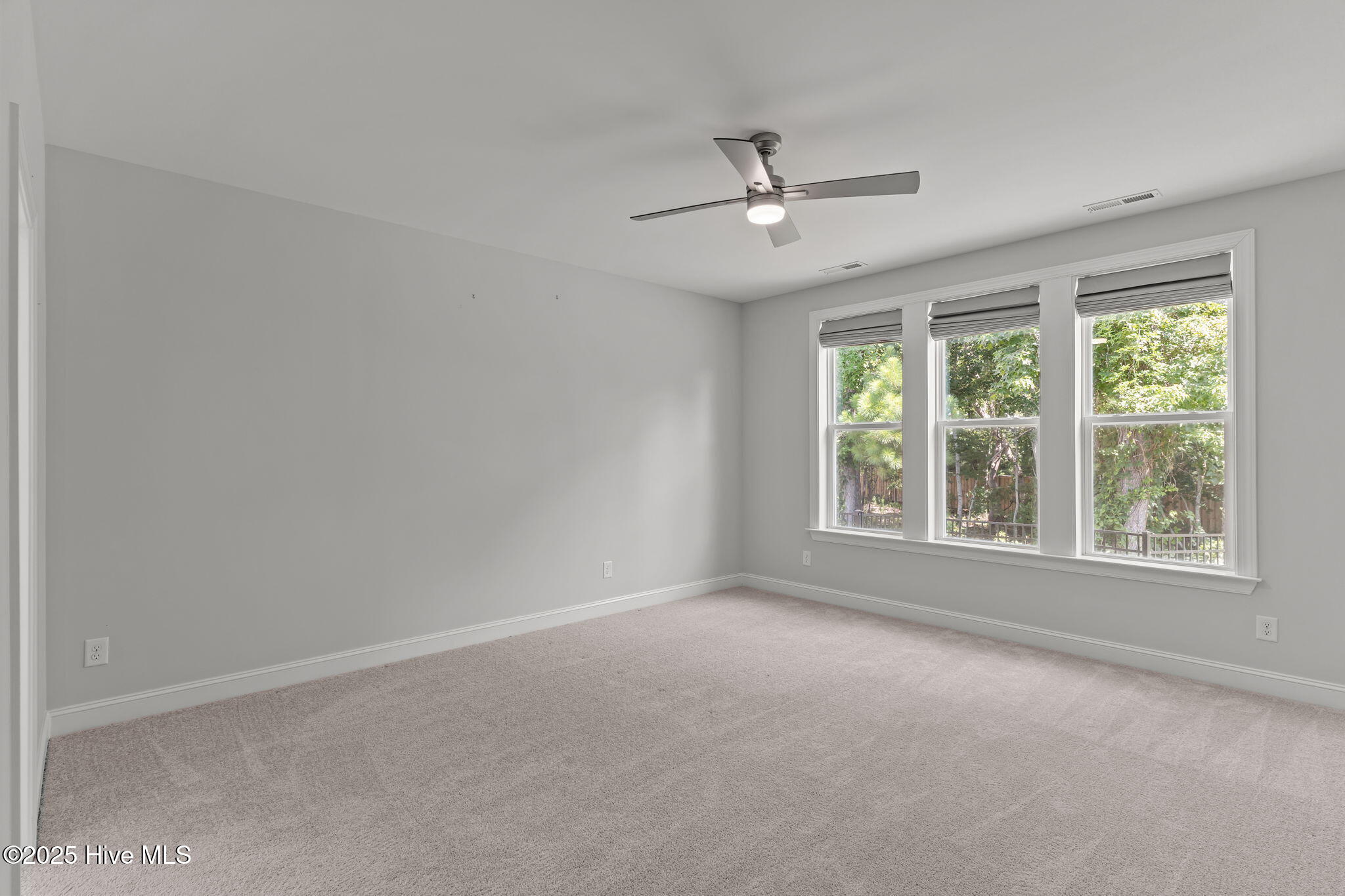 275 Sailor Sky Way Property Photo 9