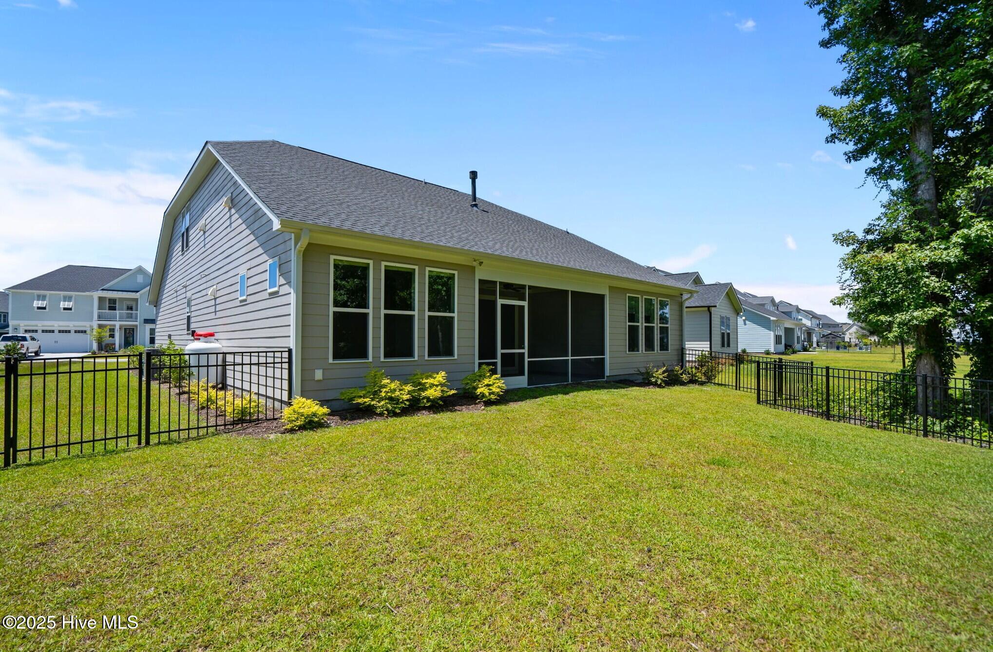 275 Sailor Sky Way Property Photo 26