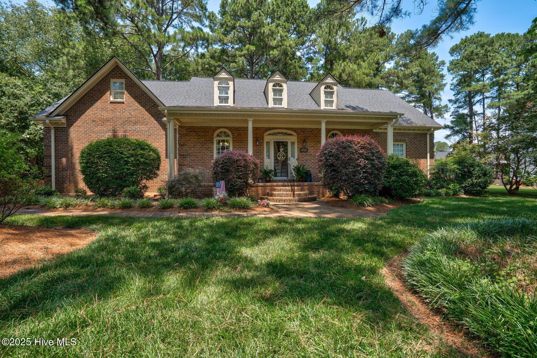 4711 Country Club Drive Property Photo 1