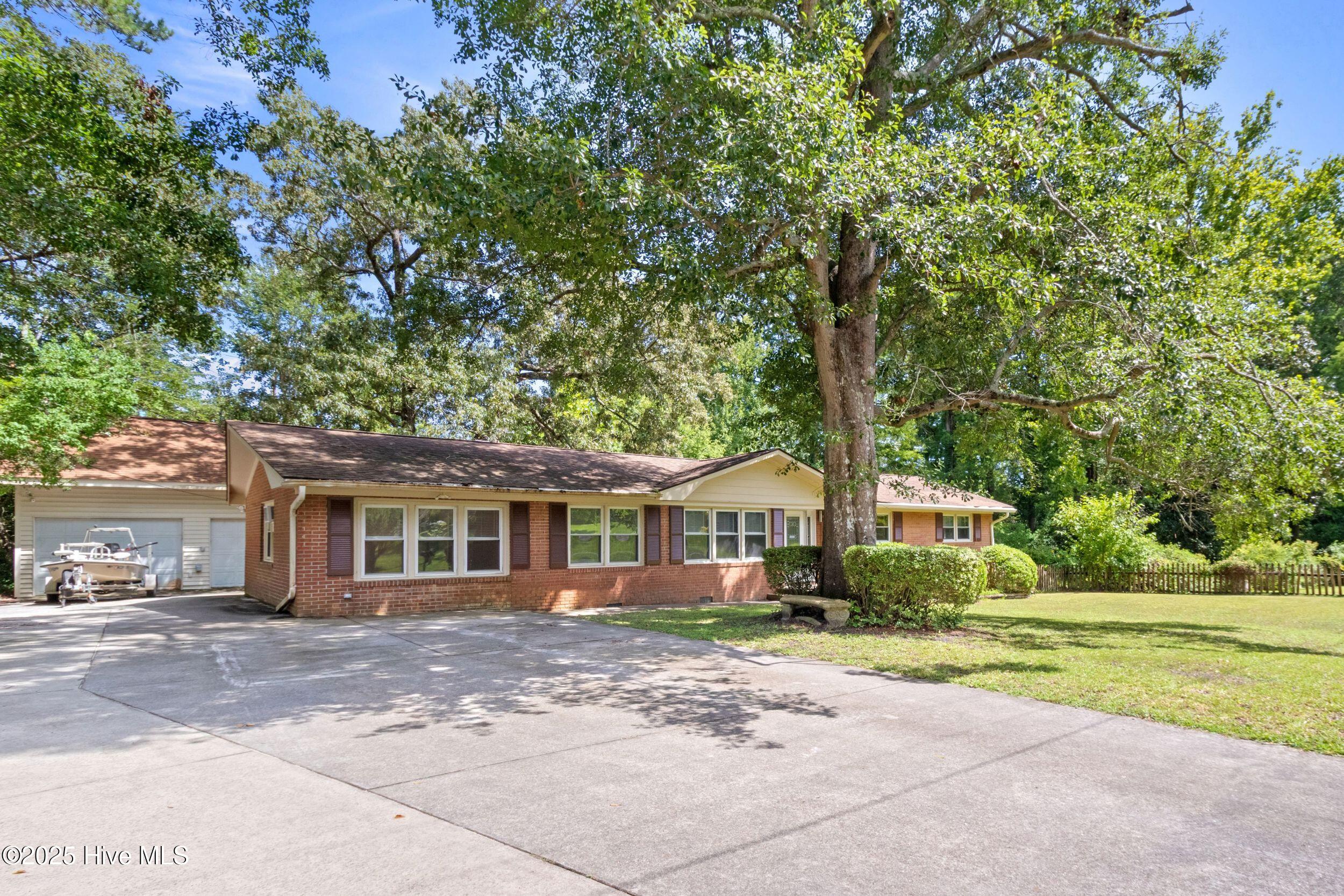 409 Sharon Drive Property Photo 1