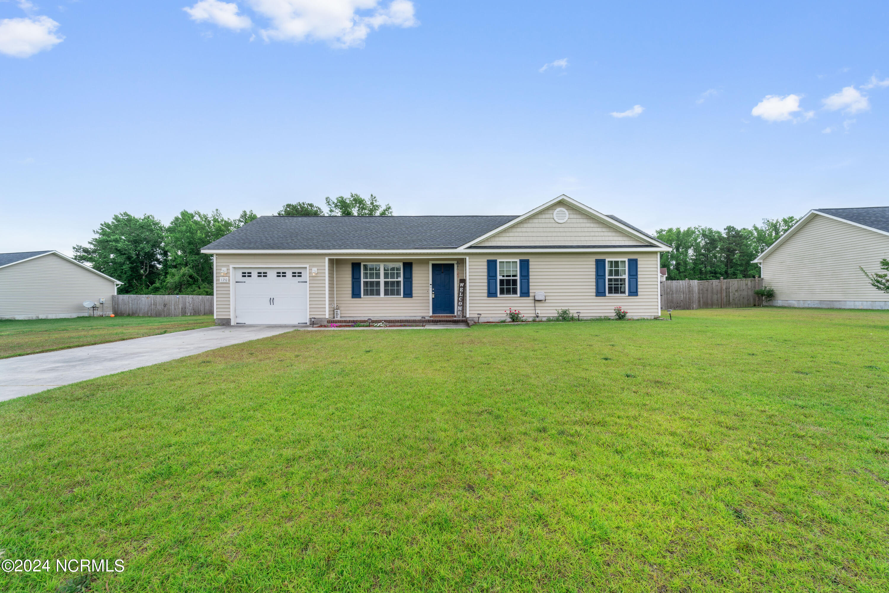 120 Woodbury Farm Drive Property Photo 1