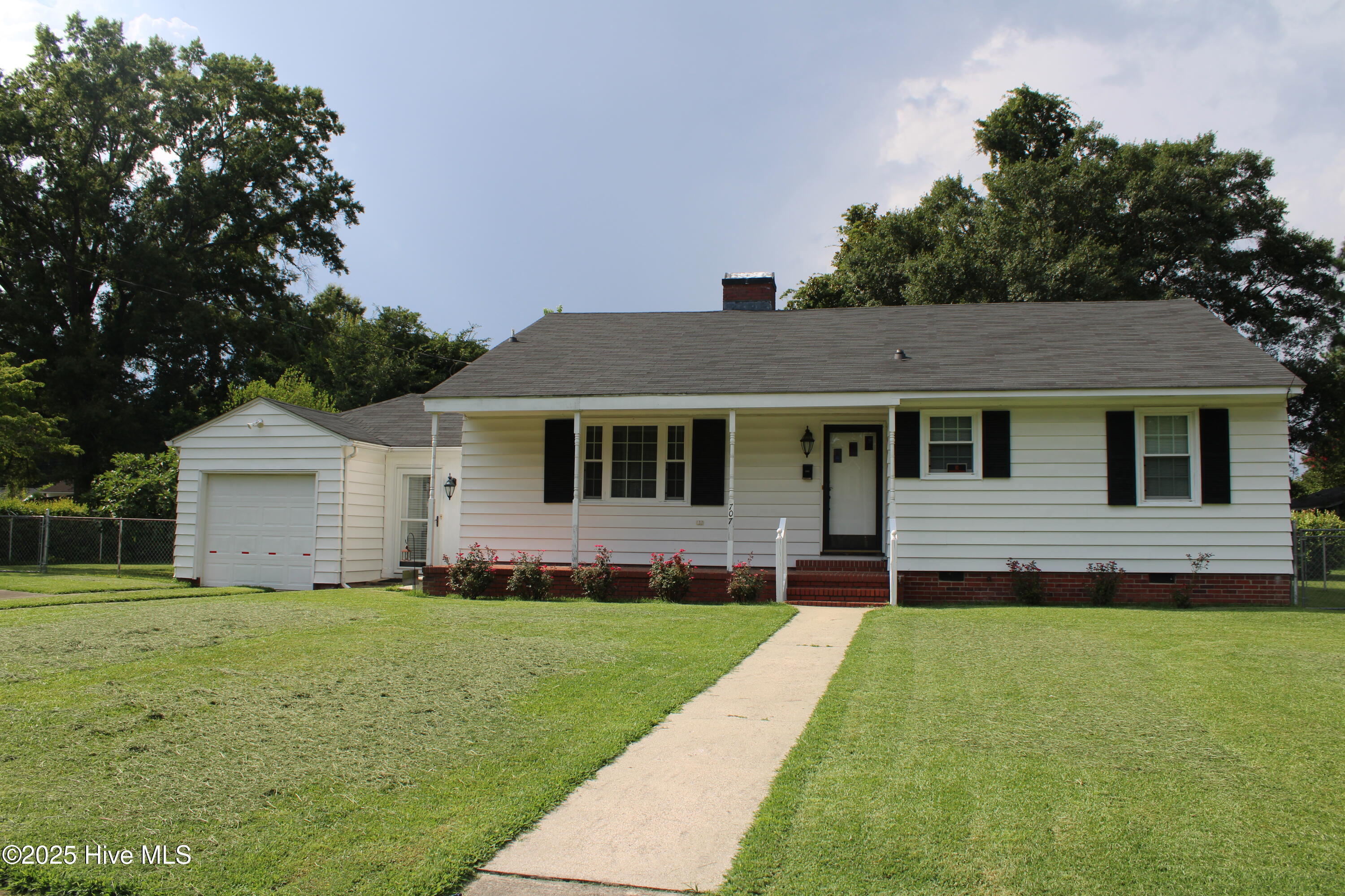 707 Cameron Drive Property Photo 1
