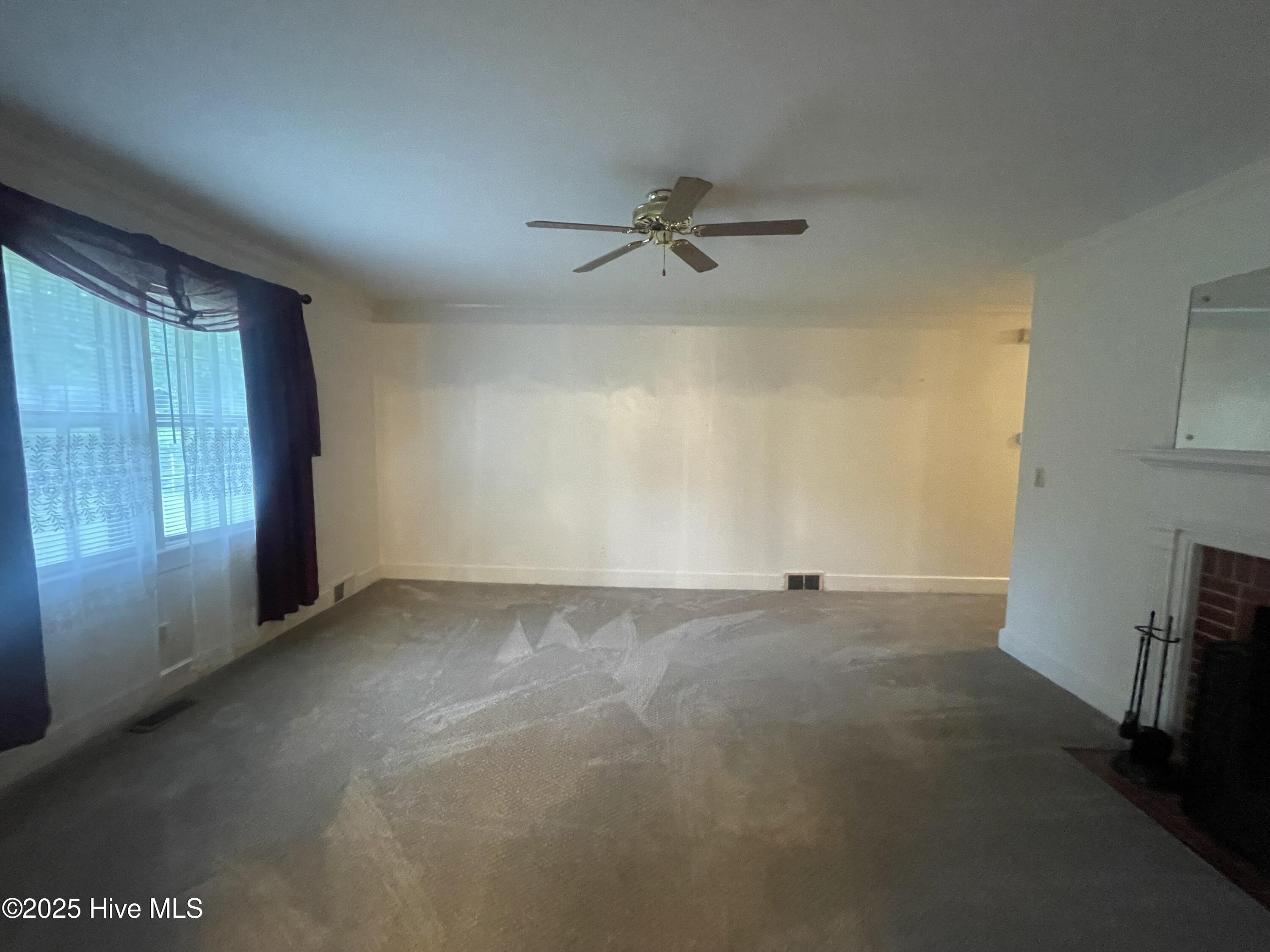 707 Cameron Drive Property Photo 8