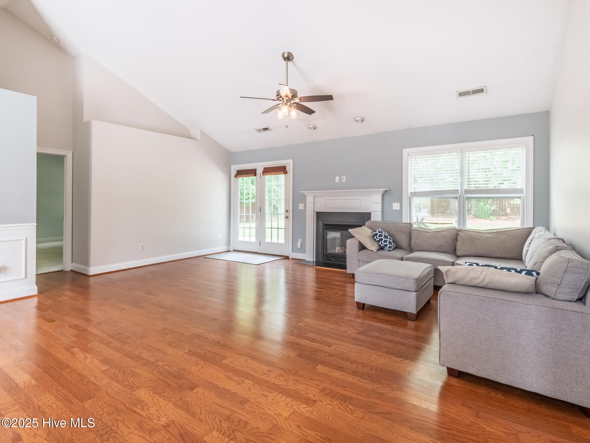 7065 Forest Bend Lane Property Photo 4