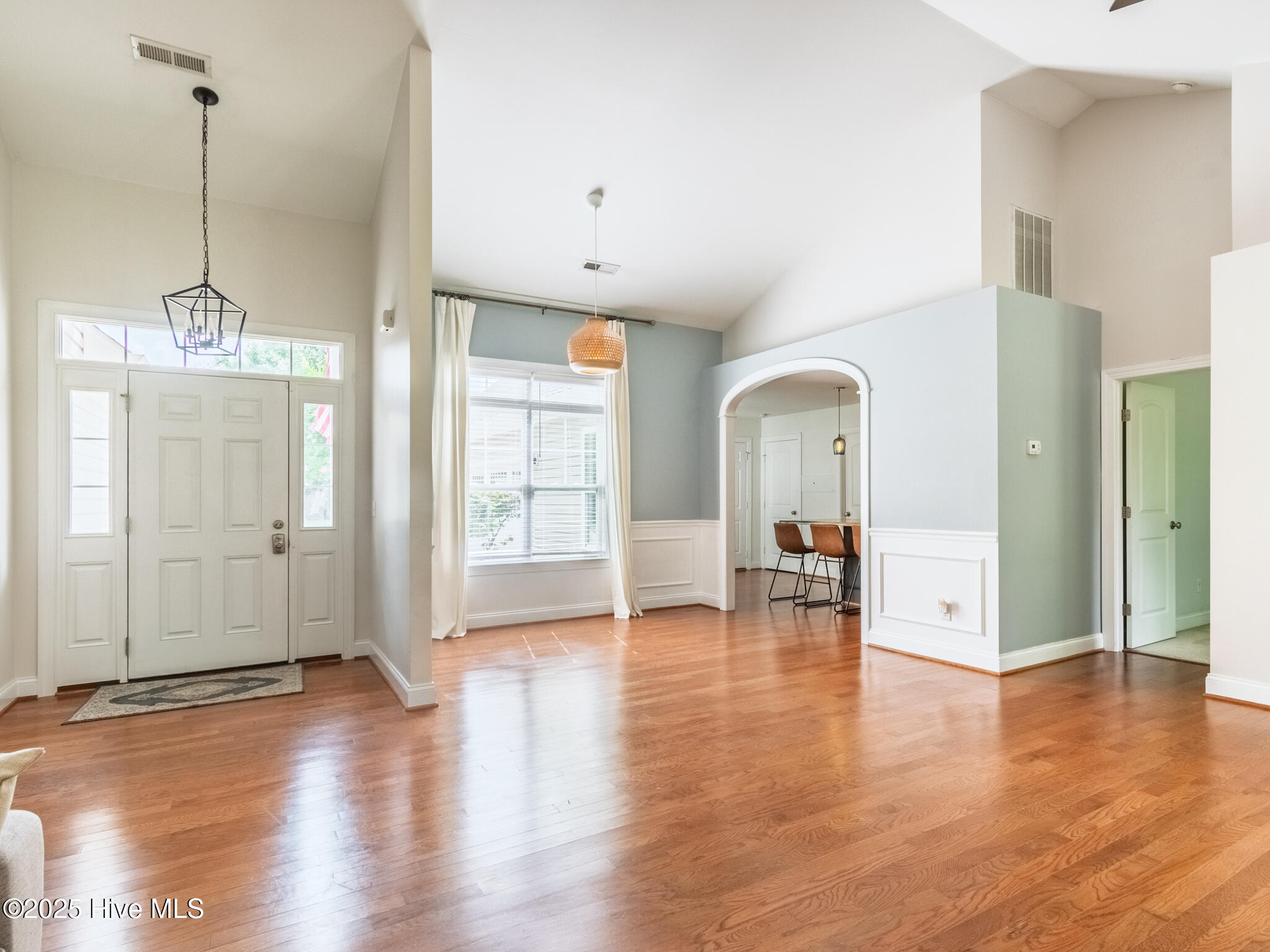 7065 Forest Bend Lane Property Photo 5