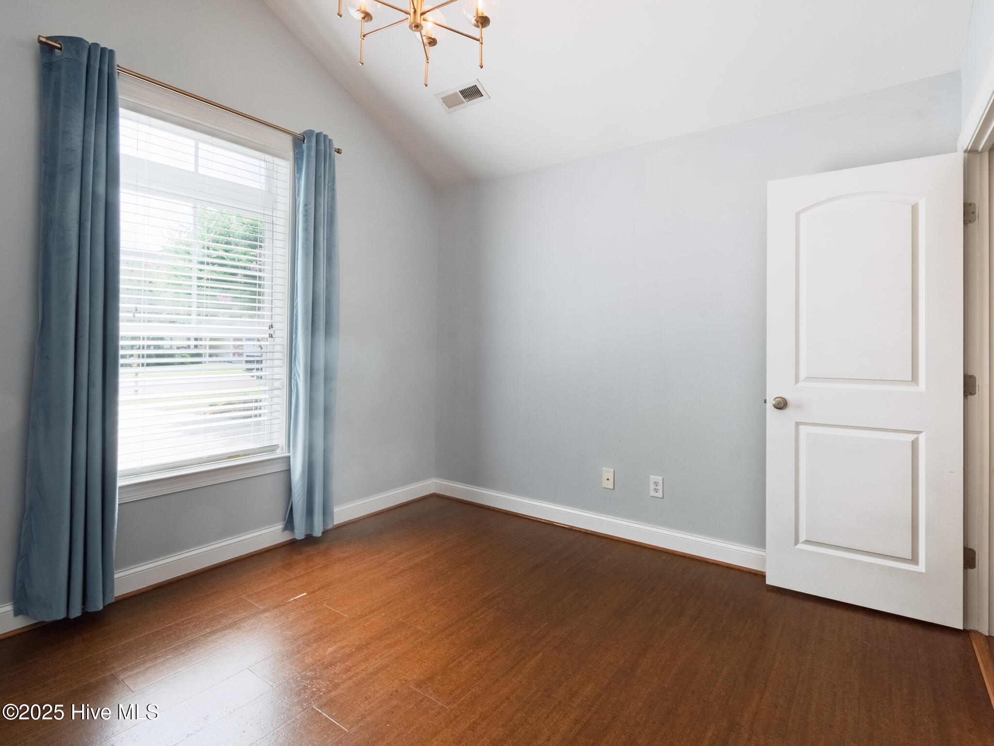 7065 Forest Bend Lane Property Photo 10
