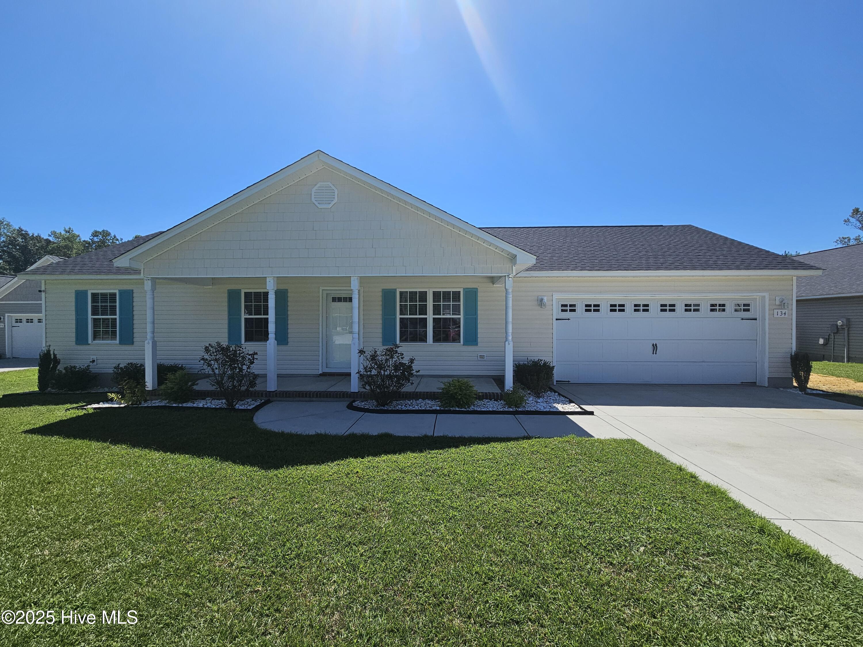 134 Woodbury Farm Drive Property Photo 1