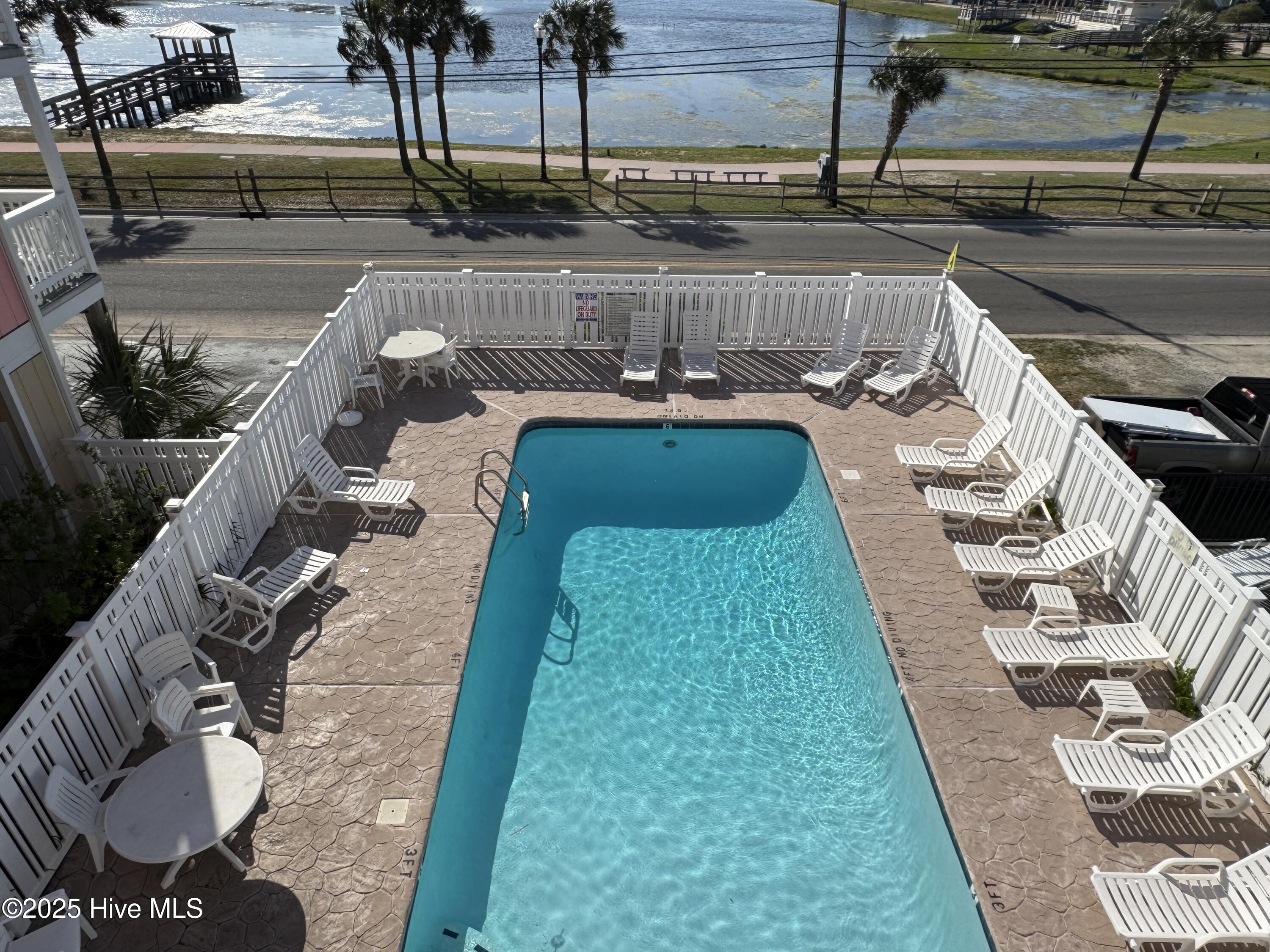 504 Carolina Beach Avenue 2l Property Photo 1