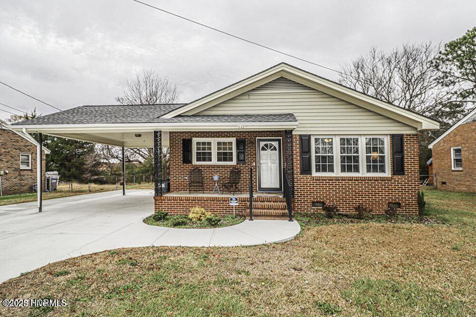 1642 W Raleigh Boulevard Property Photo 1