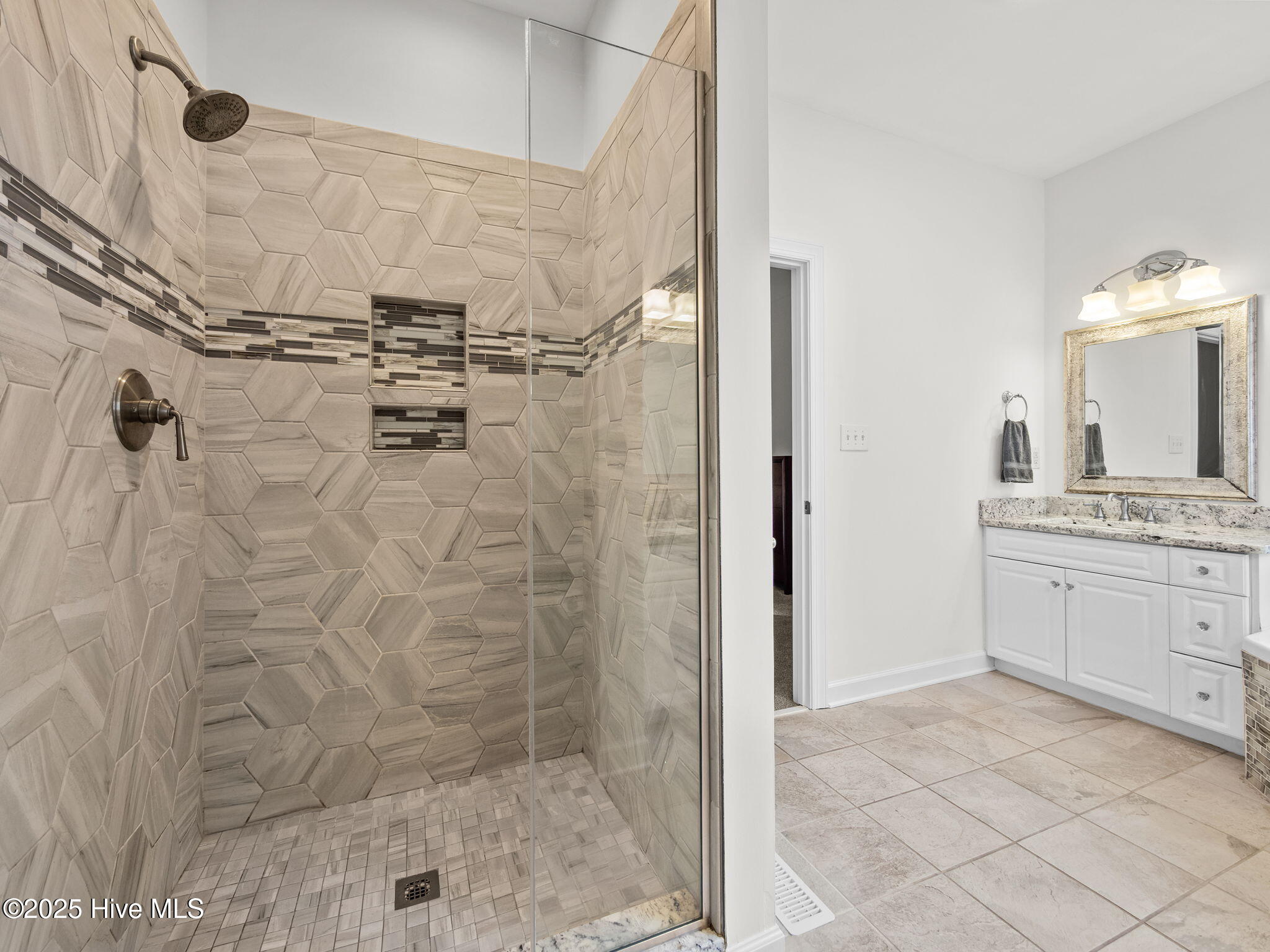 9706 Ashley Place Property Photo 22