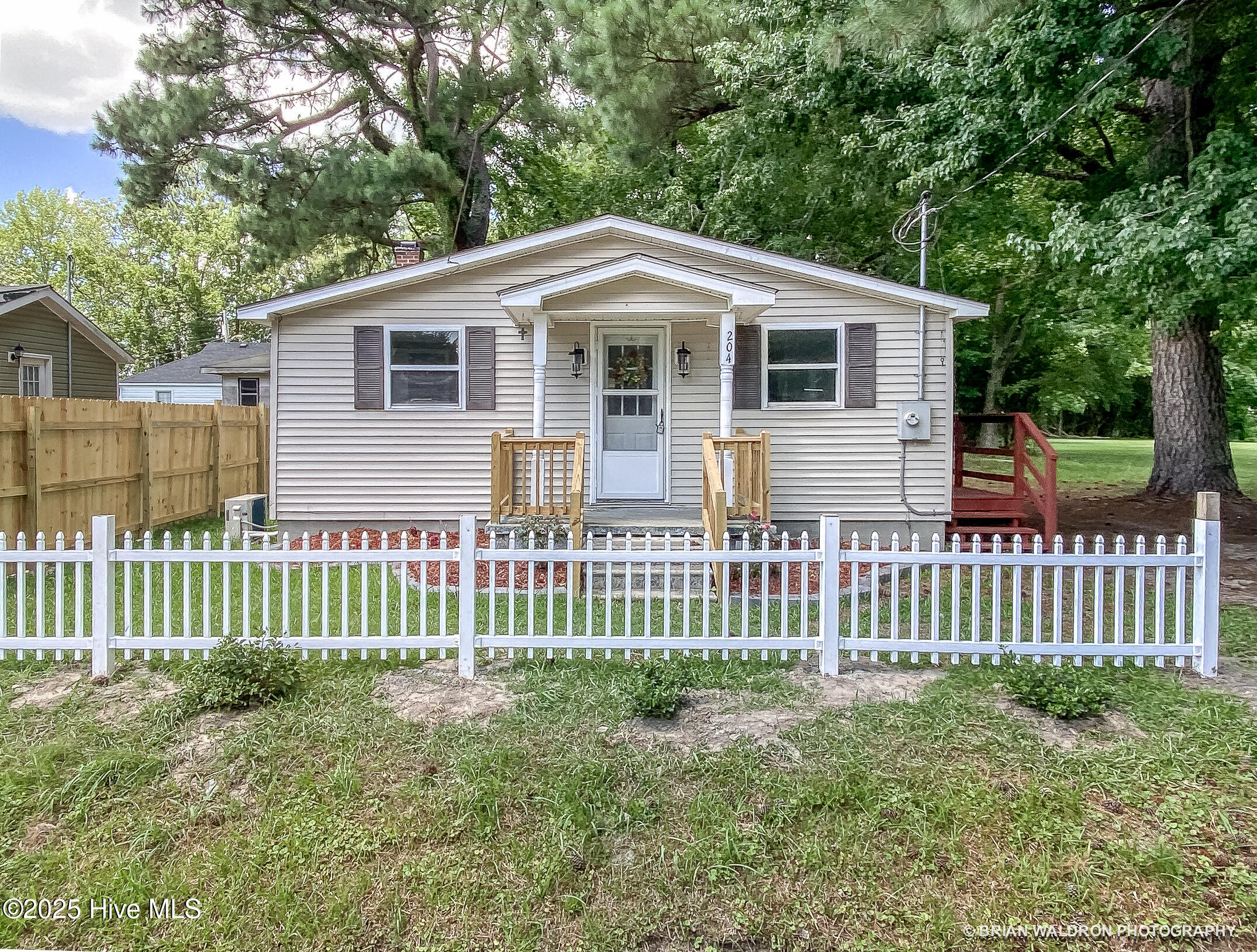 204 Pinewood Avenue Property Photo 1