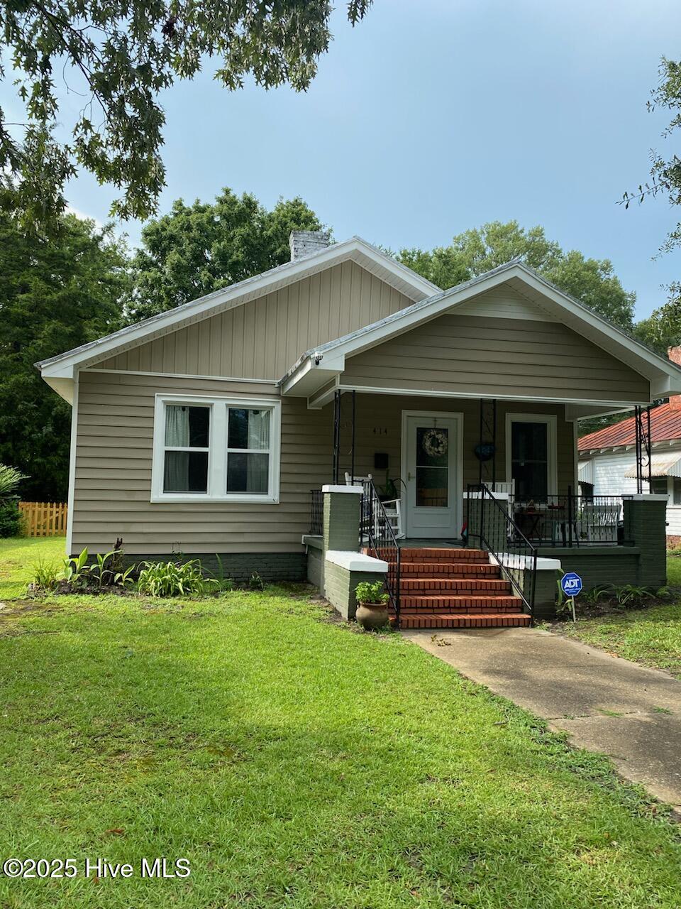 414 E Baker Street Property Photo 1