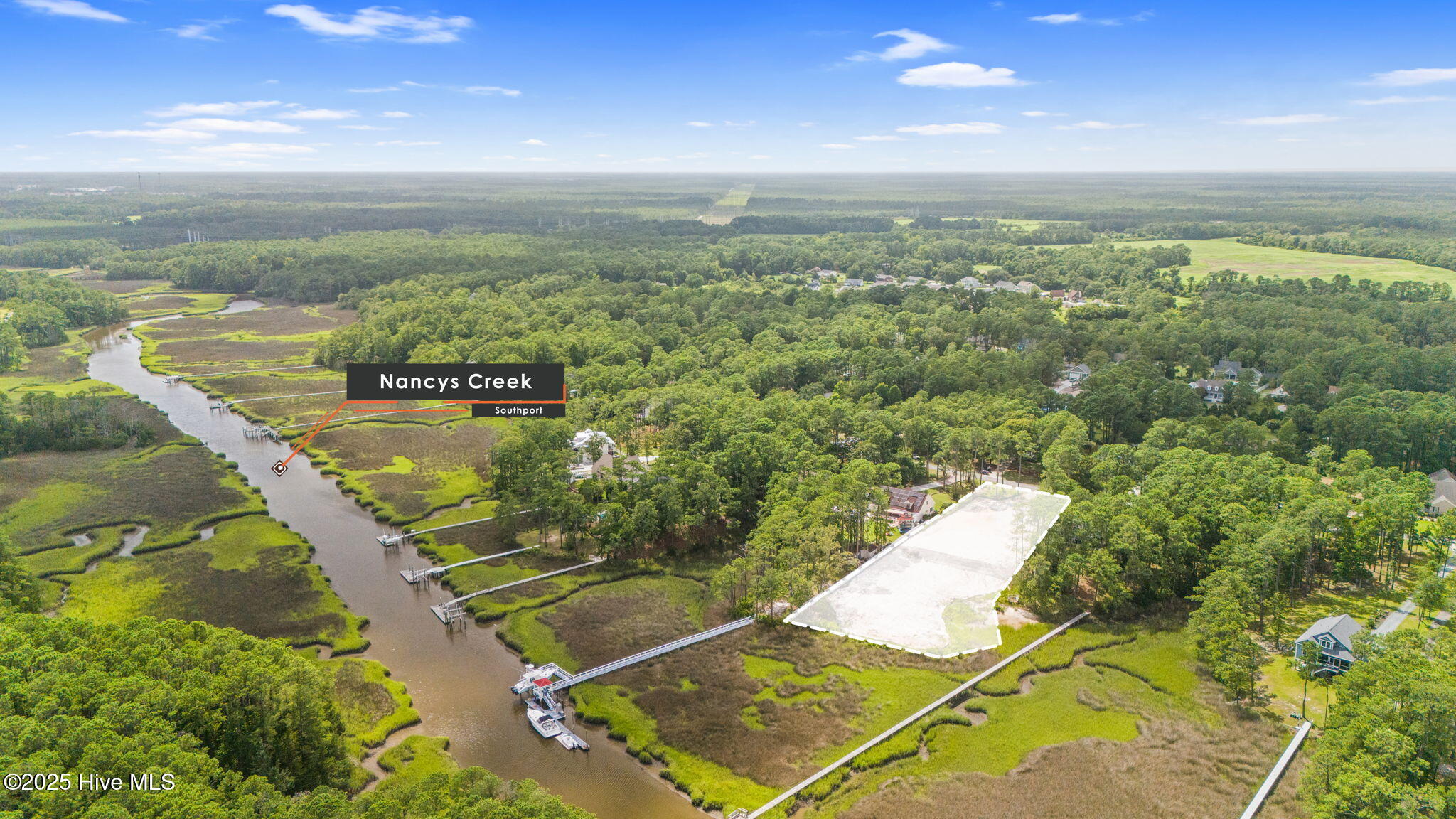 6487 Walden Pond Lane Property Photo 4