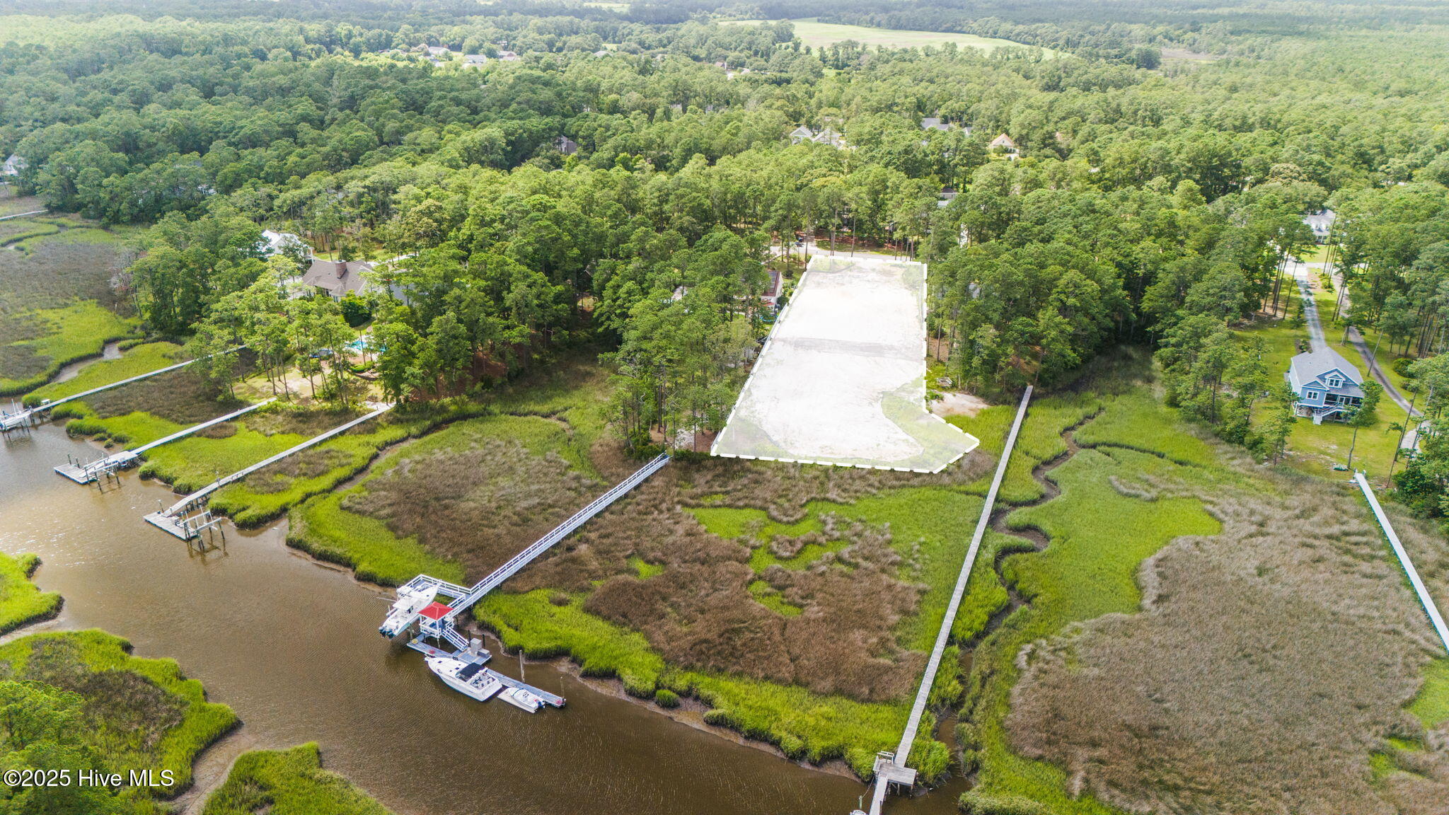 6487 Walden Pond Lane Property Photo 10