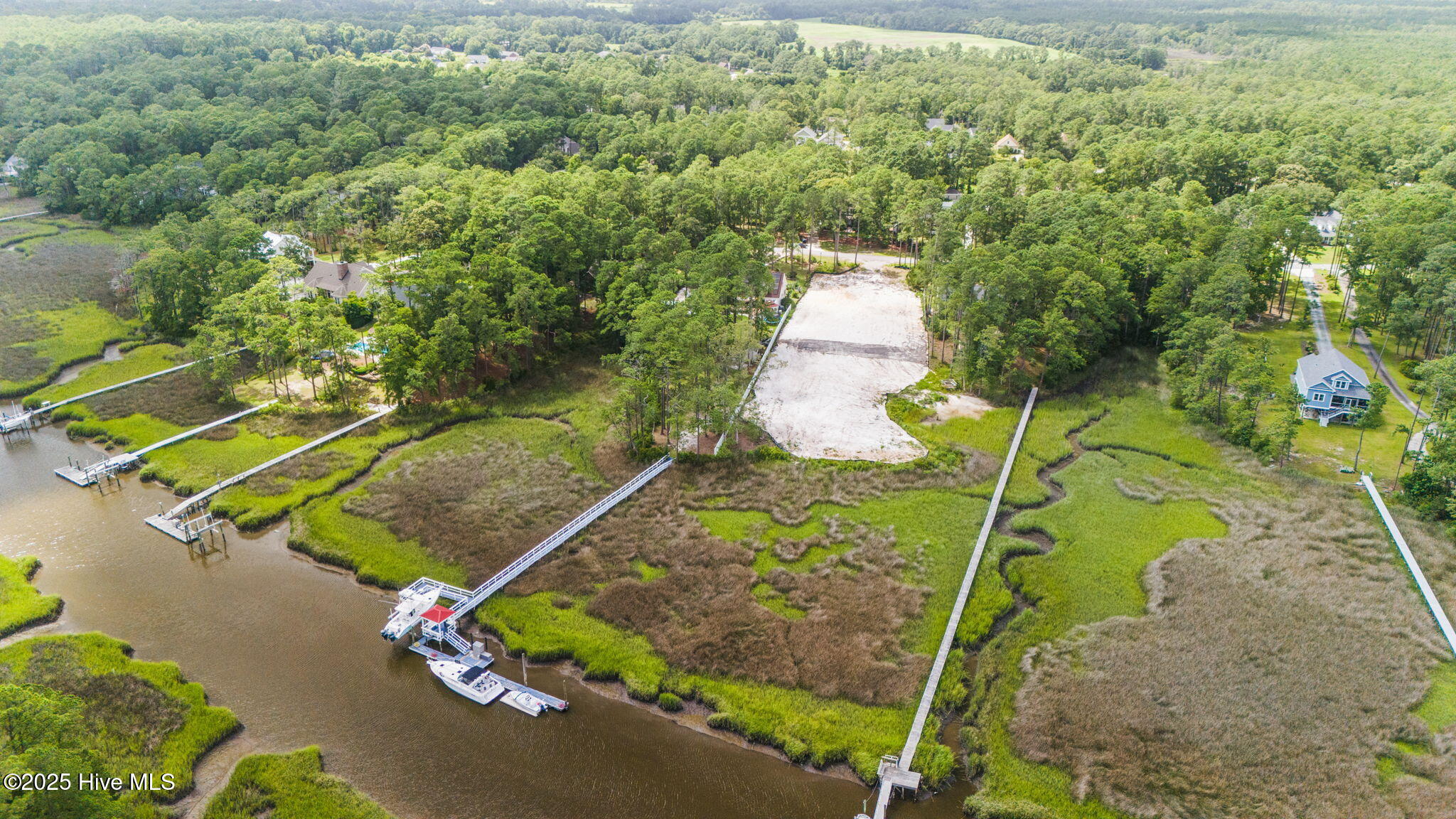 6487 Walden Pond Lane Property Photo 11