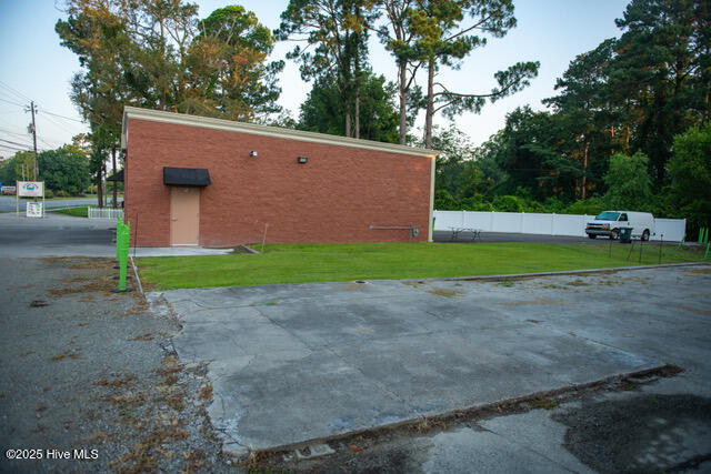 1708-1706 Neuse Boulevard Property Photo 3