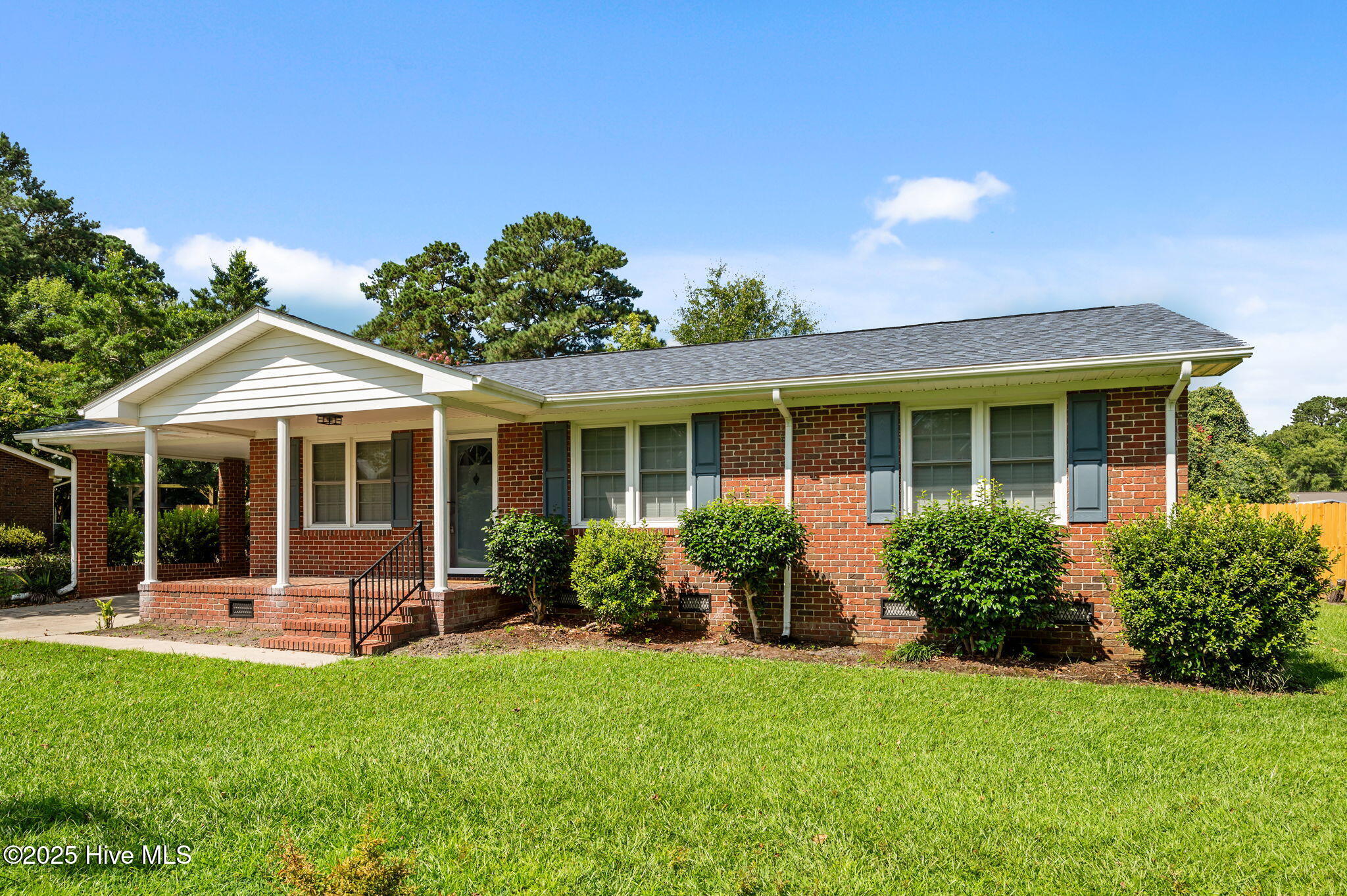2236 Longleaf Pine Drive Property Photo 1